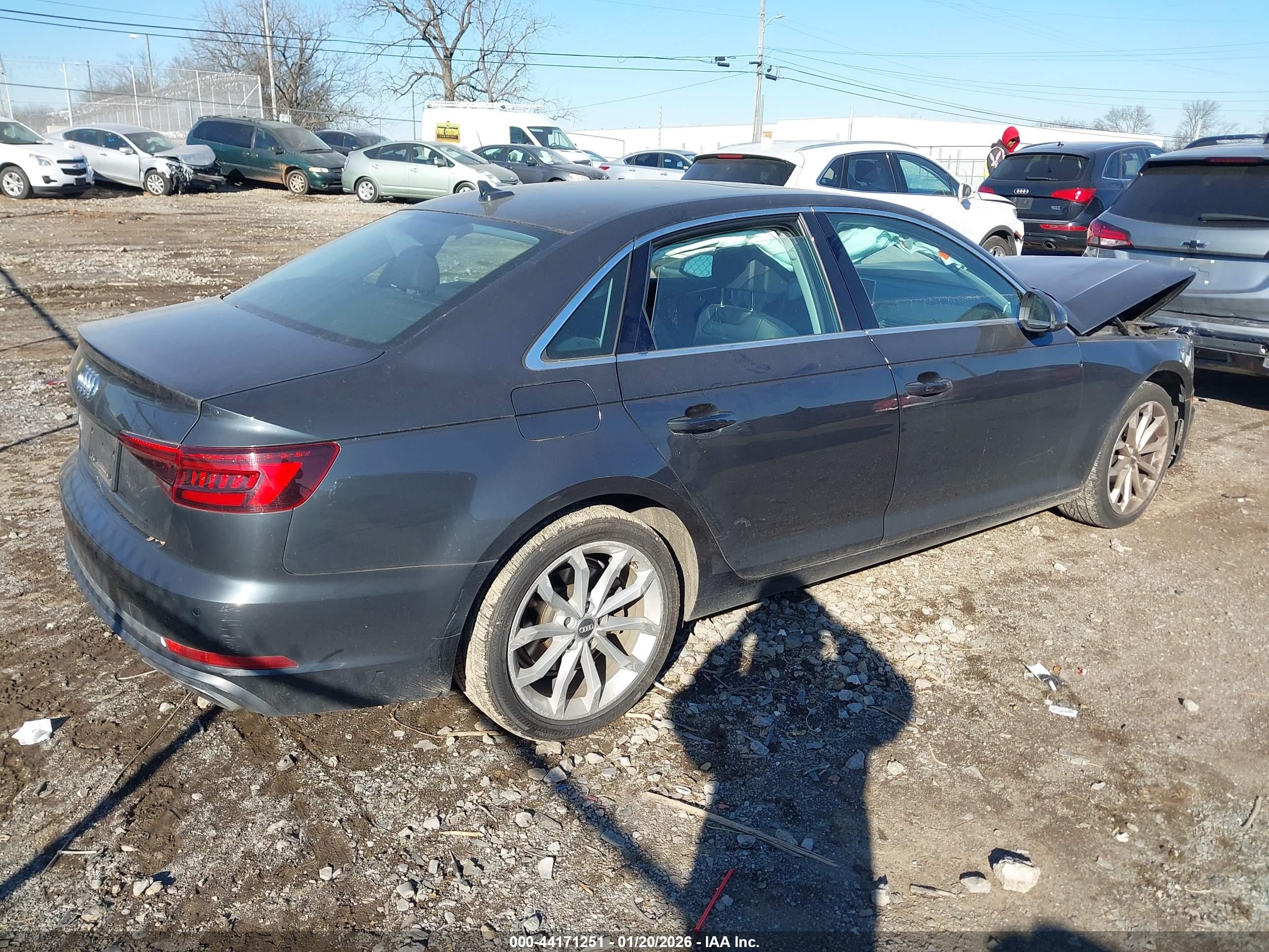 AUDI A4 image 4