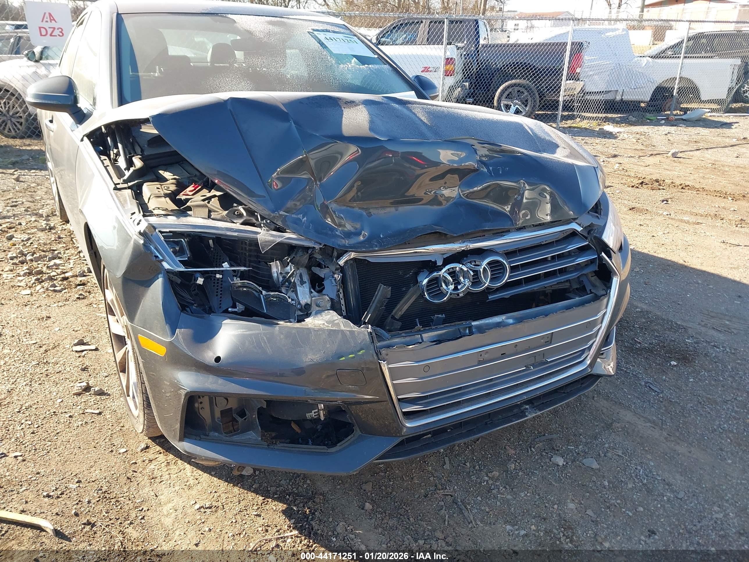 AUDI A4 image 6