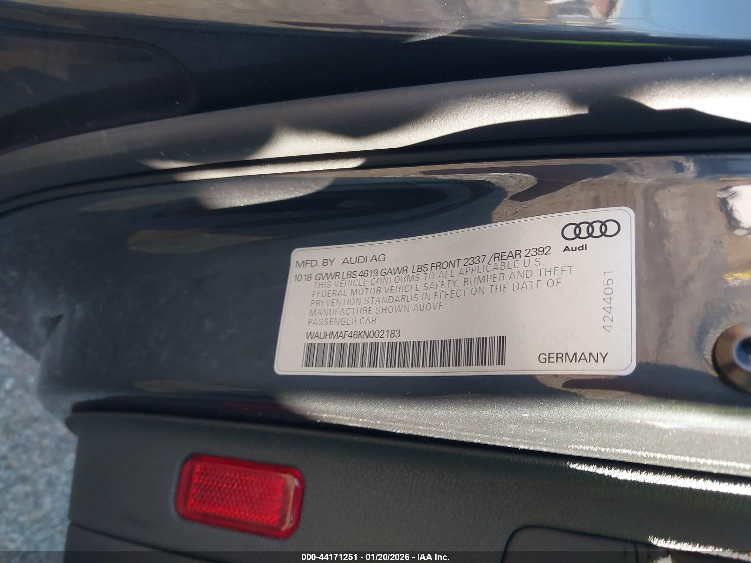 AUDI A4 image 9