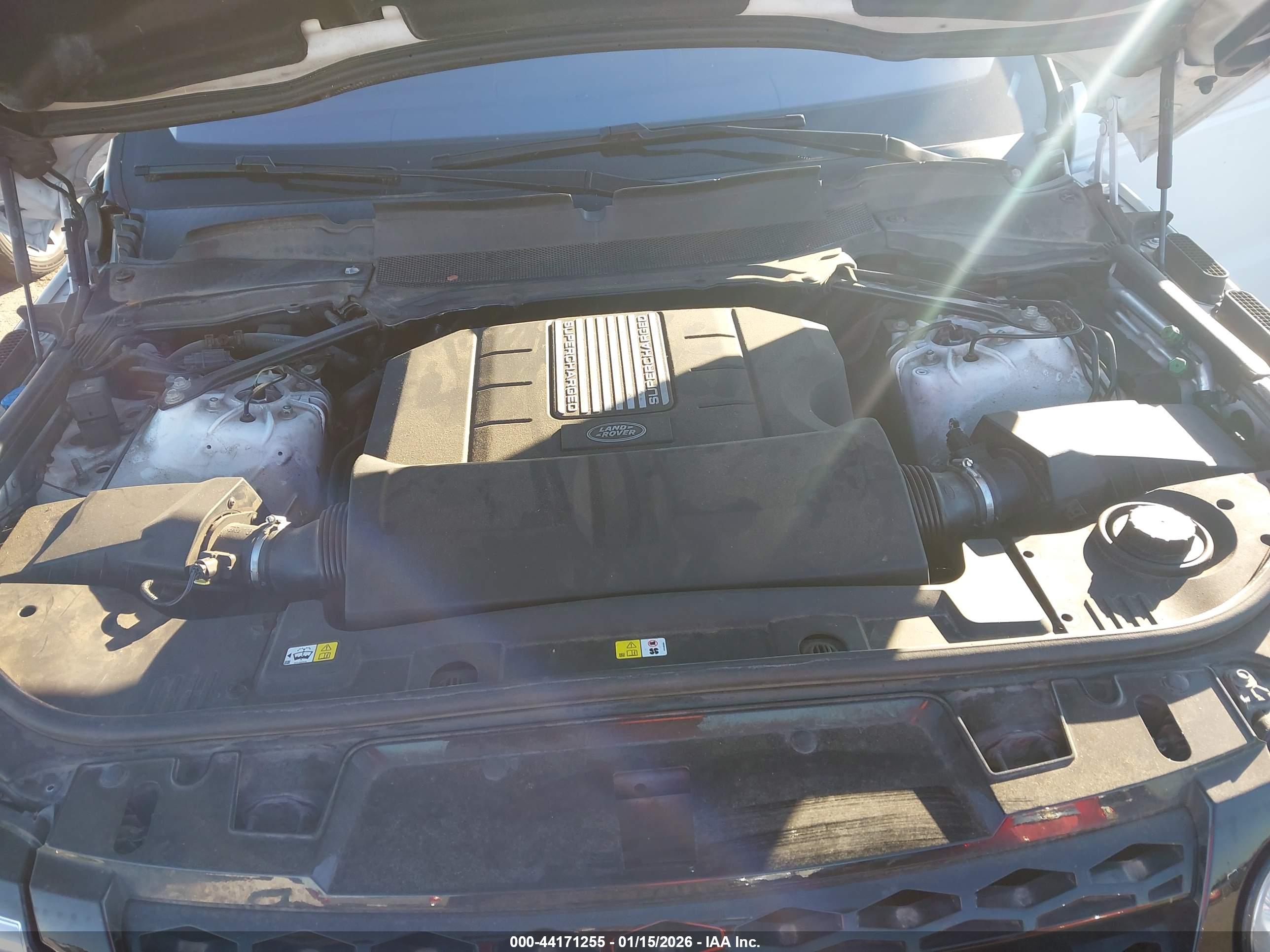 LAND ROVER image 10