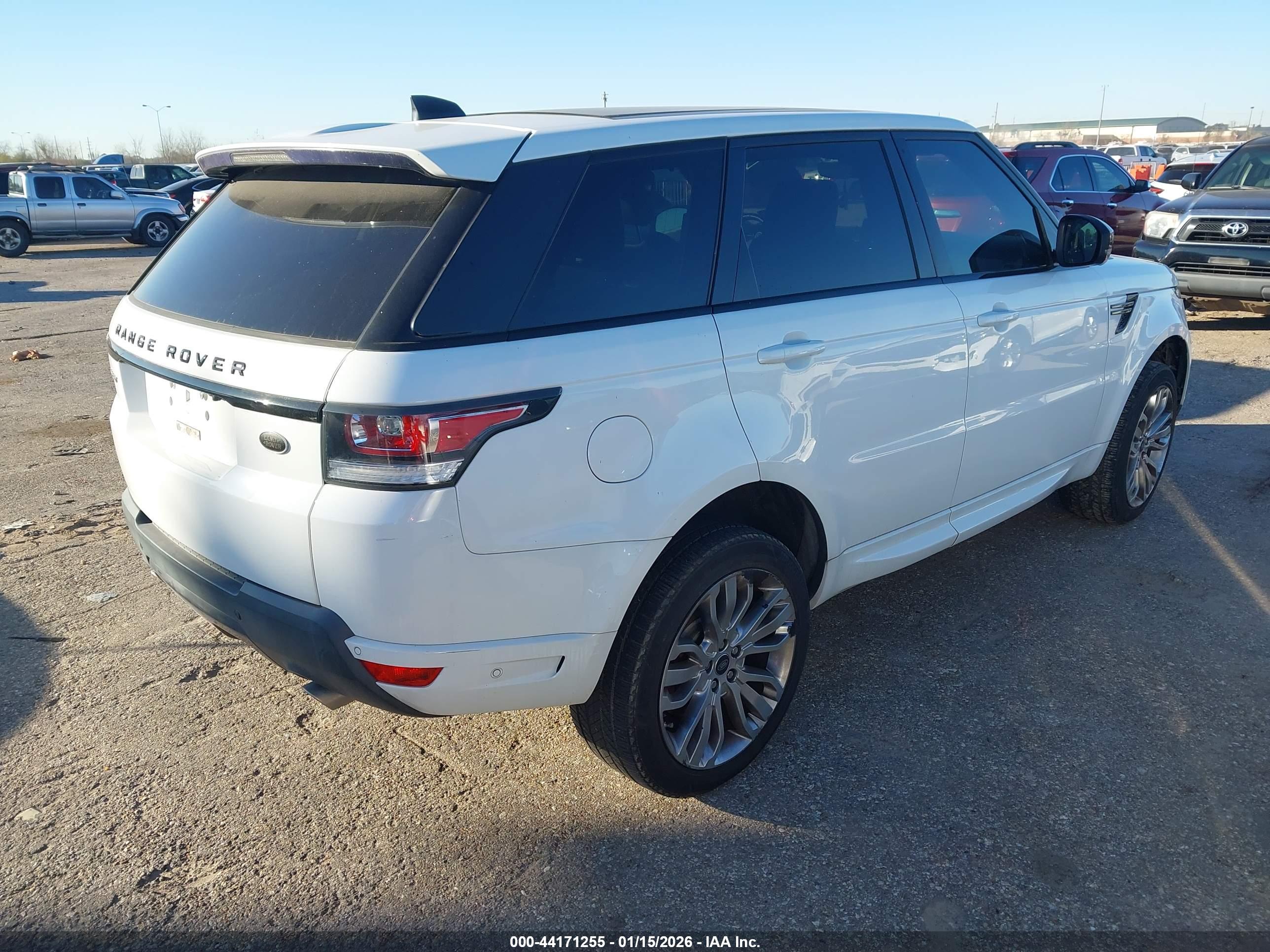 LAND ROVER image 4