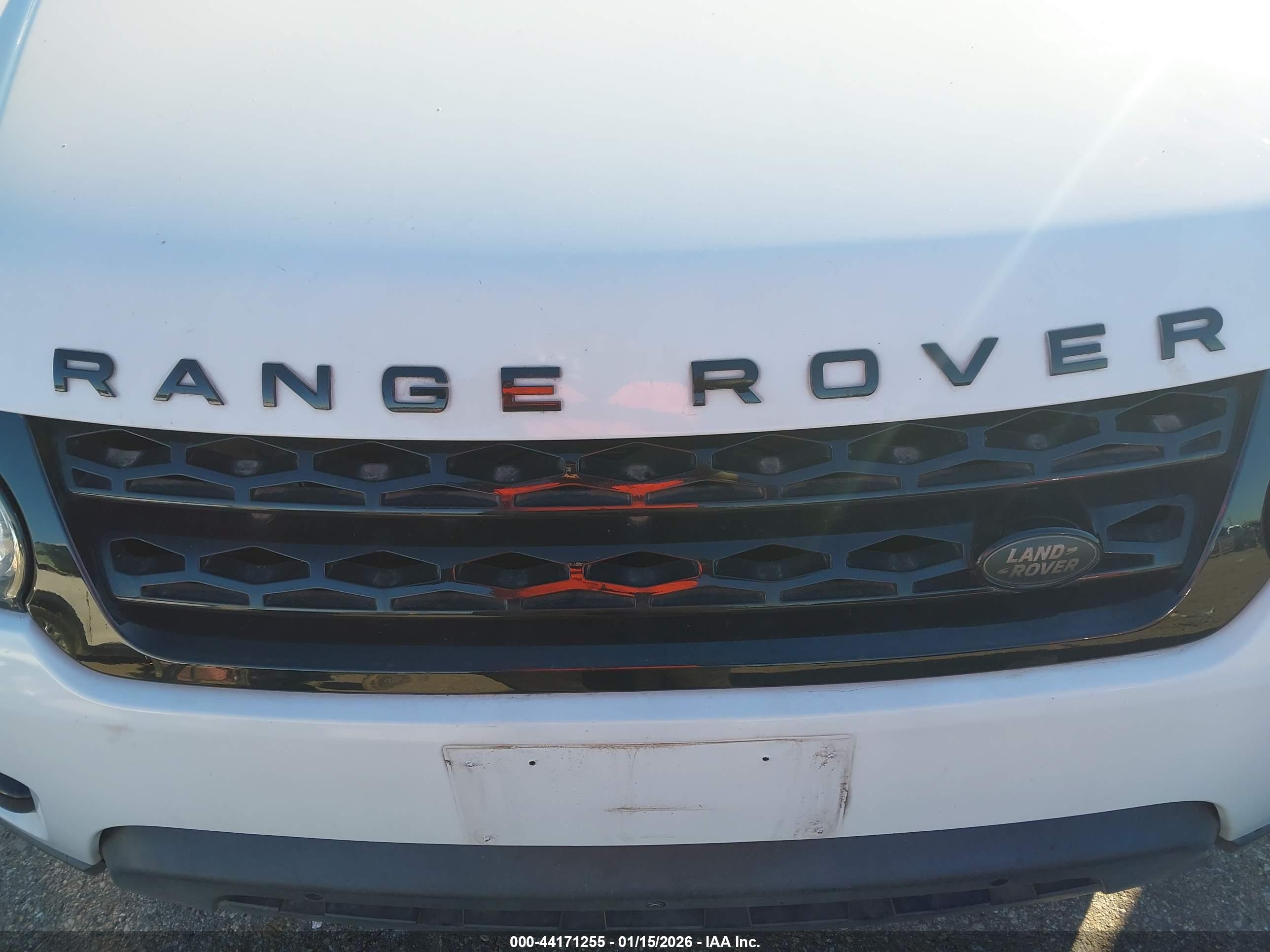 LAND ROVER image 6