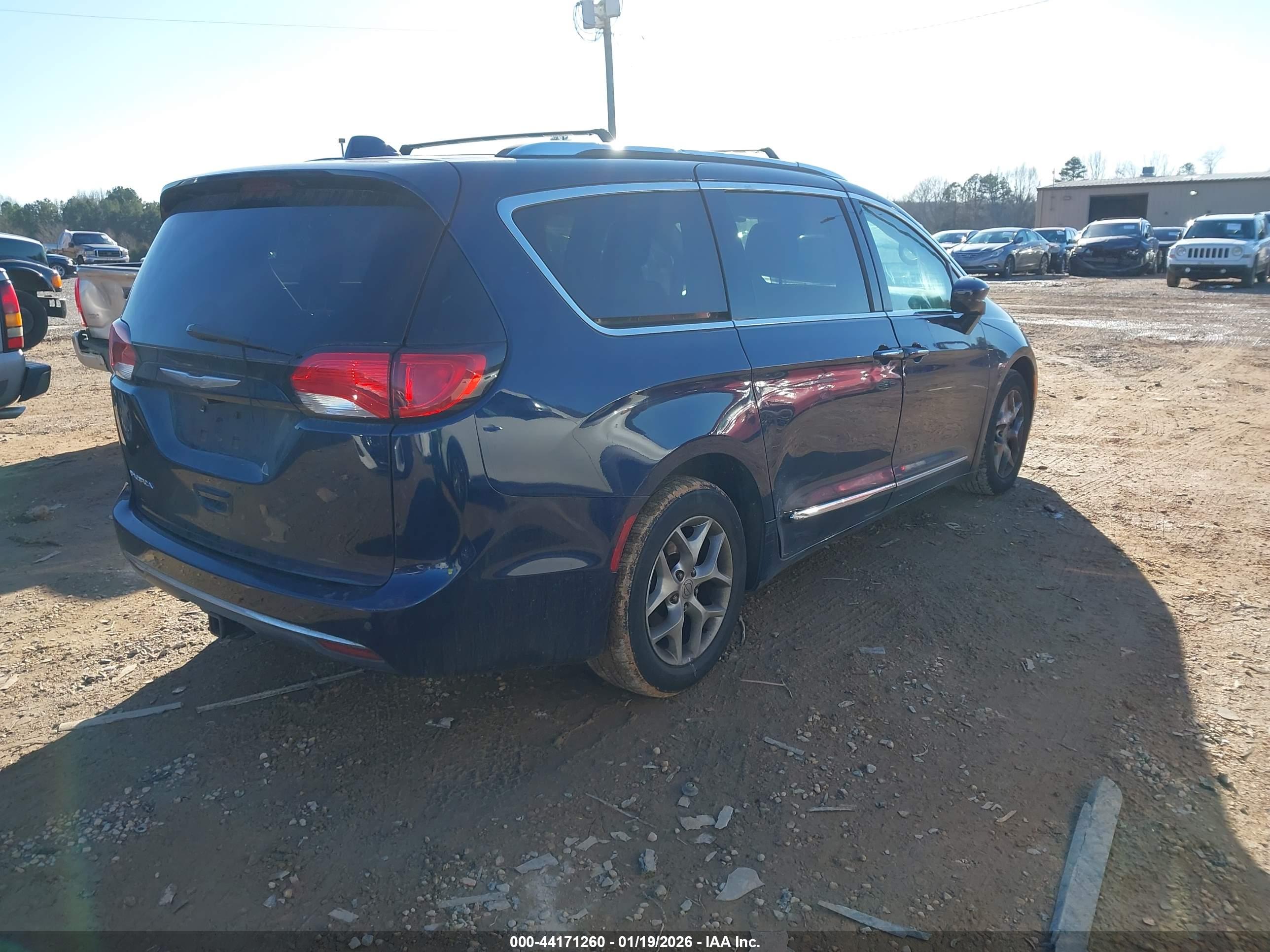 CHRYSLER PACIFICA image 4