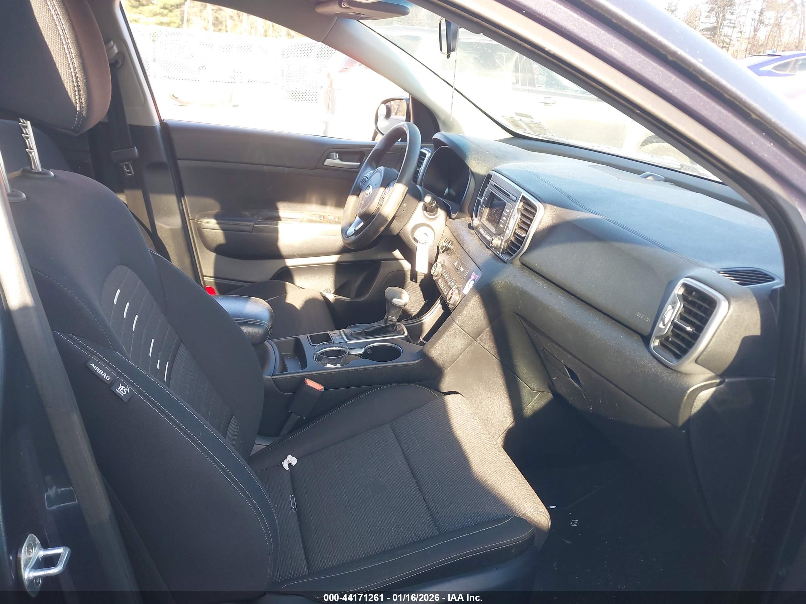 KIA SPORTAGE image 5
