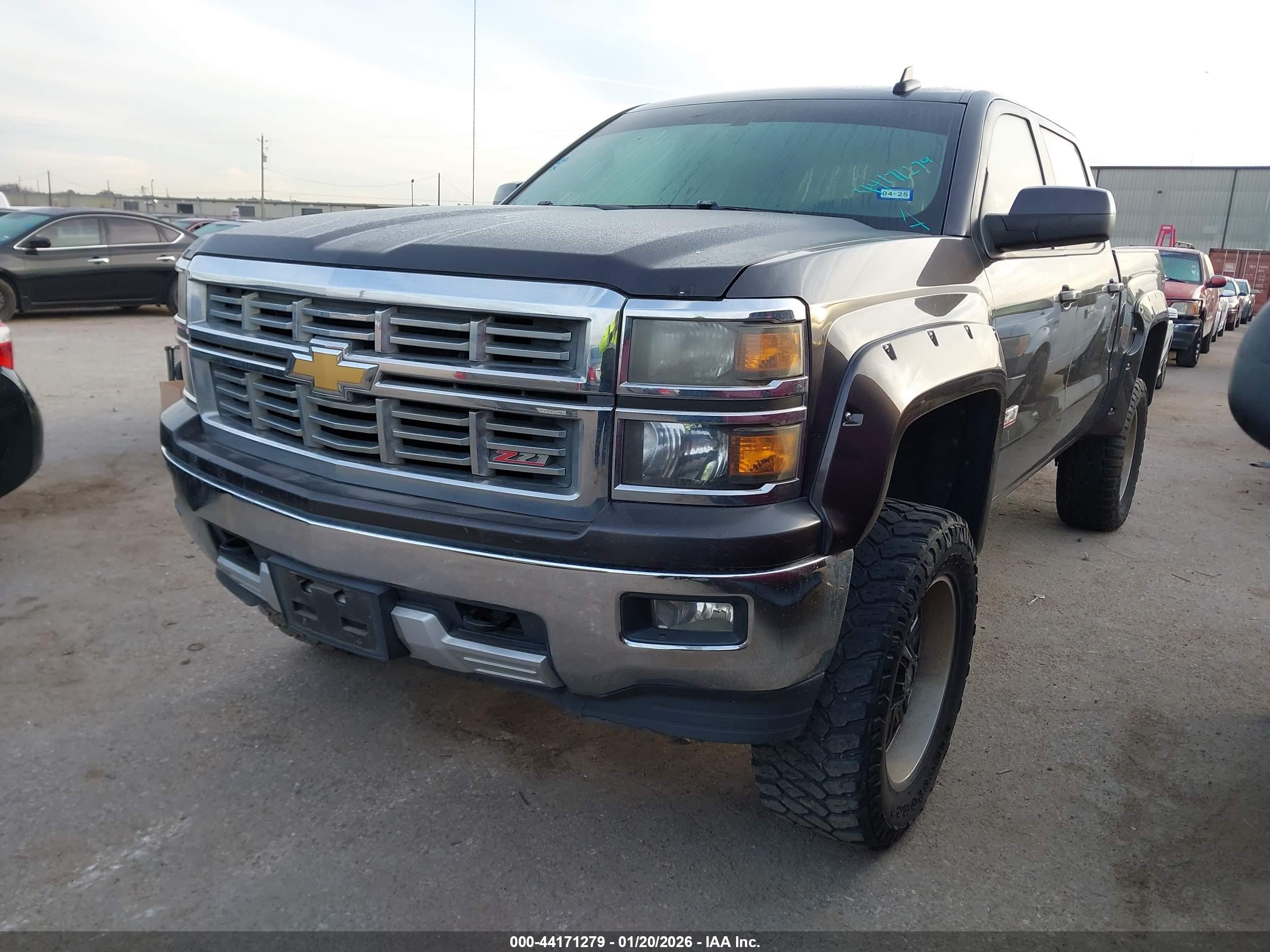 CHEVROLET SILVERADO image 2