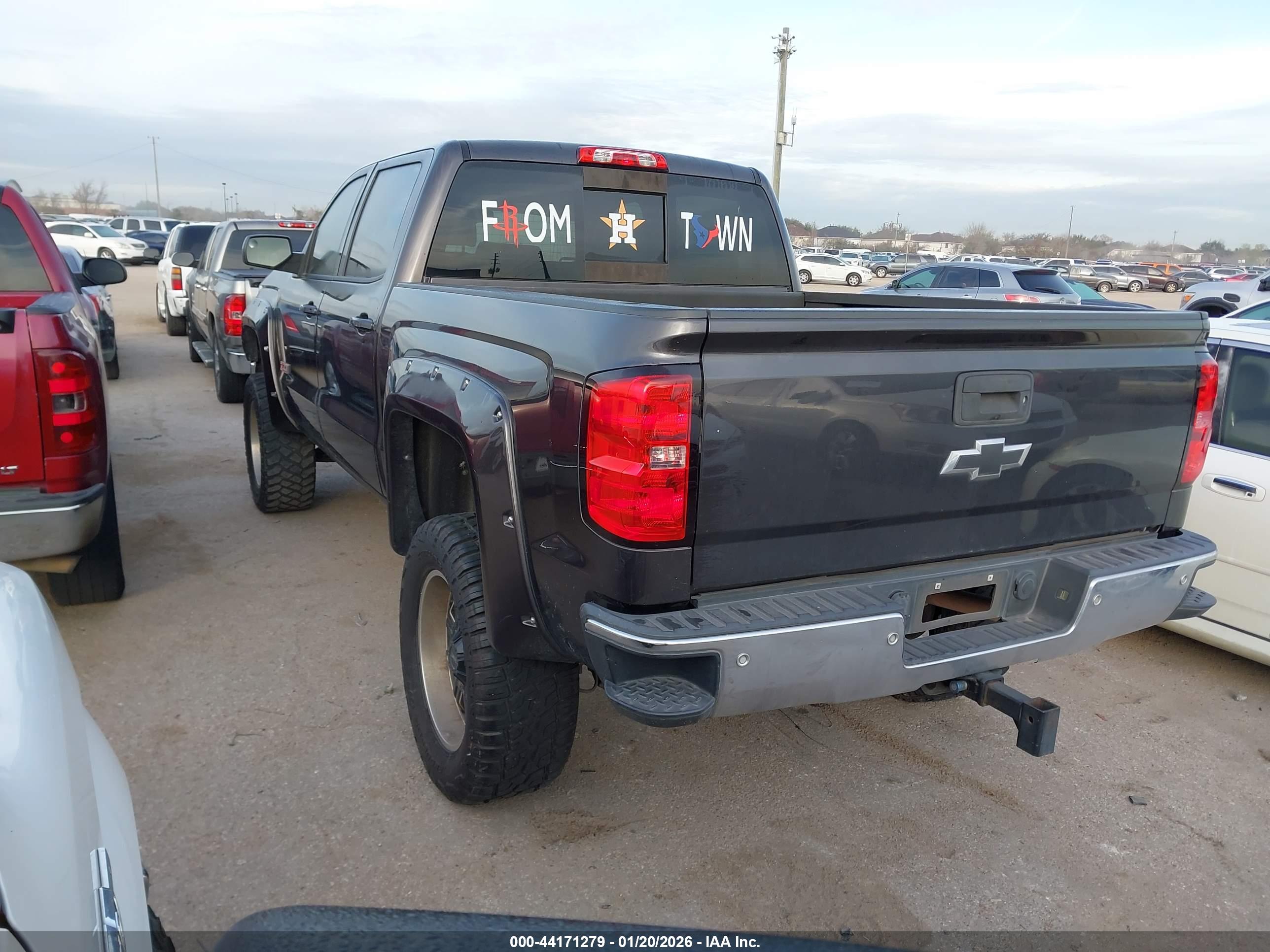 CHEVROLET SILVERADO image 3