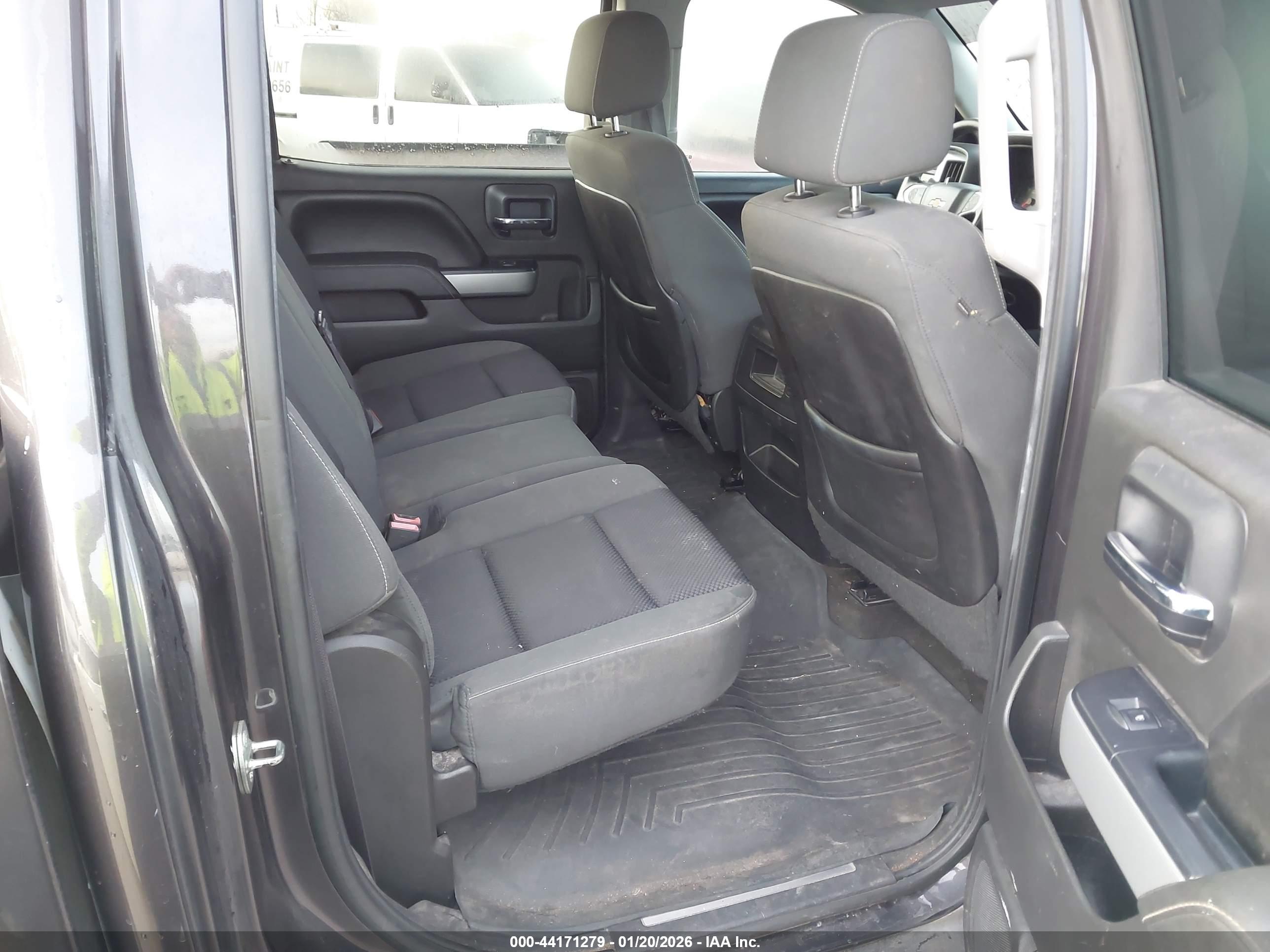 CHEVROLET SILVERADO image 8