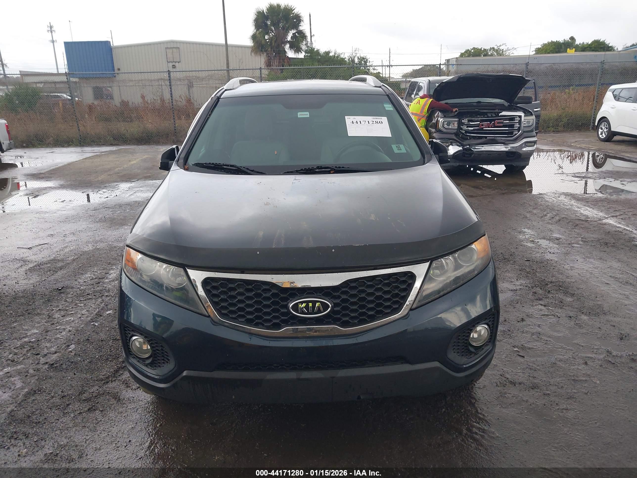 KIA SORENTO image 6