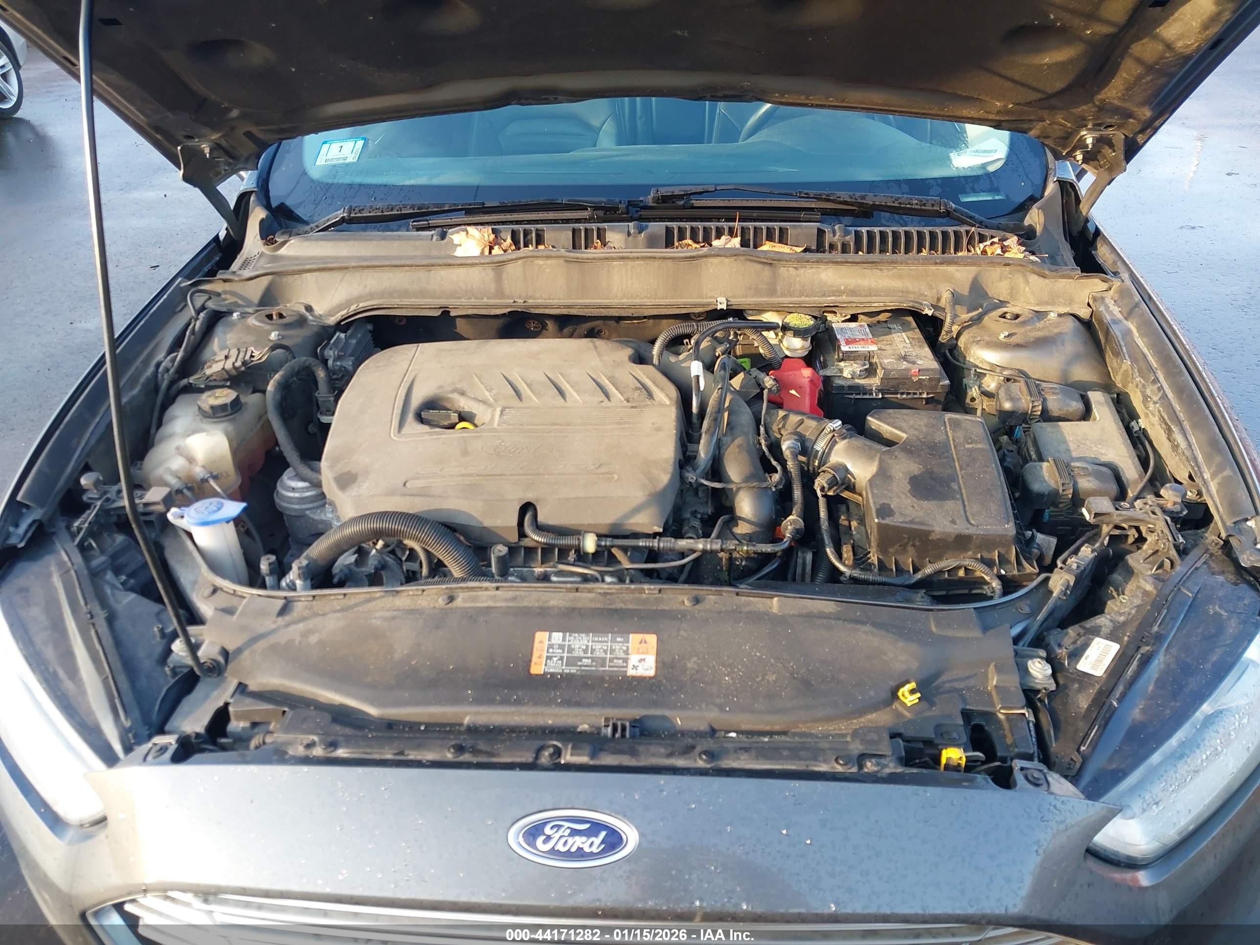FORD FUSION image 10