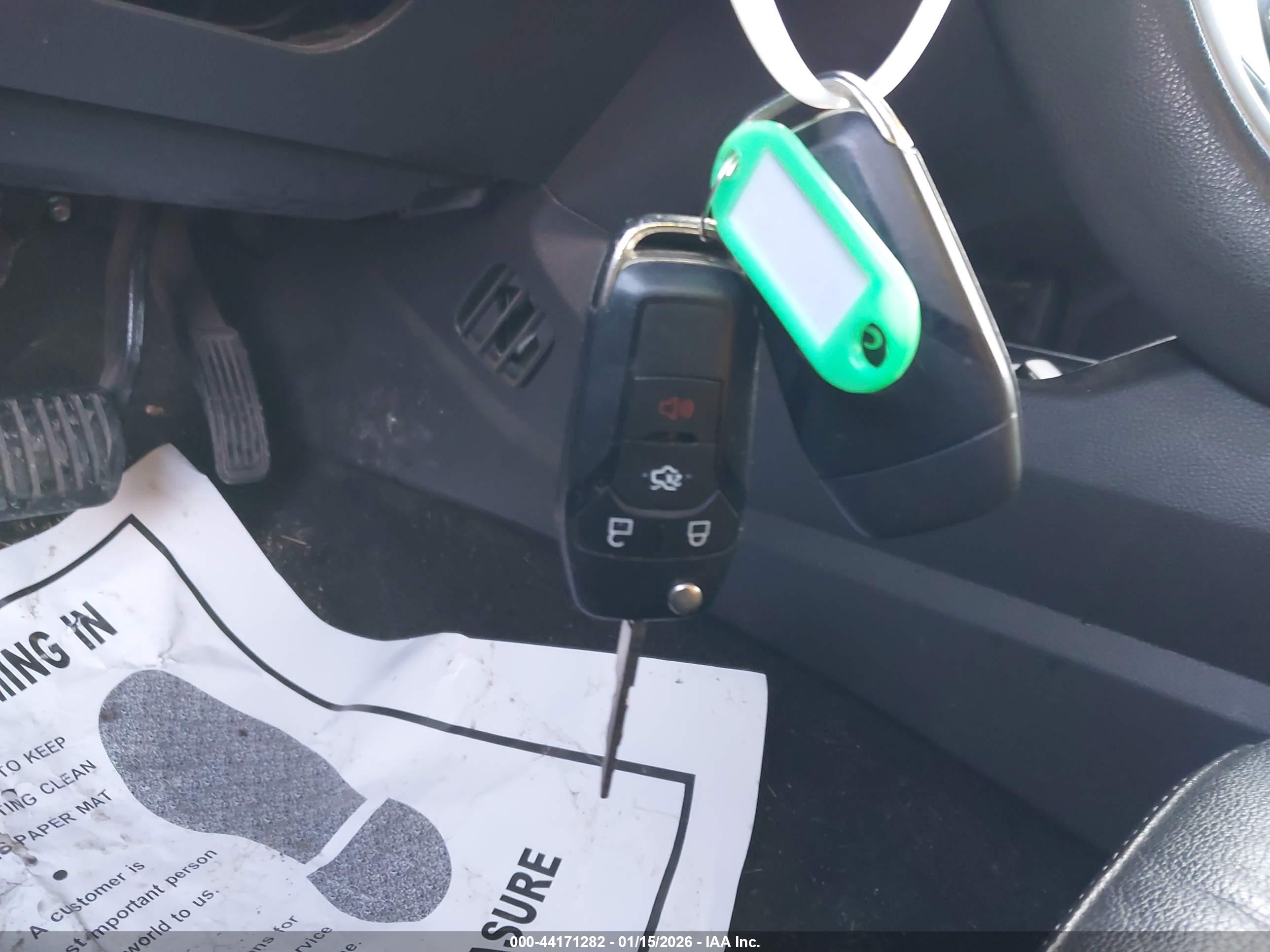 FORD FUSION image 11