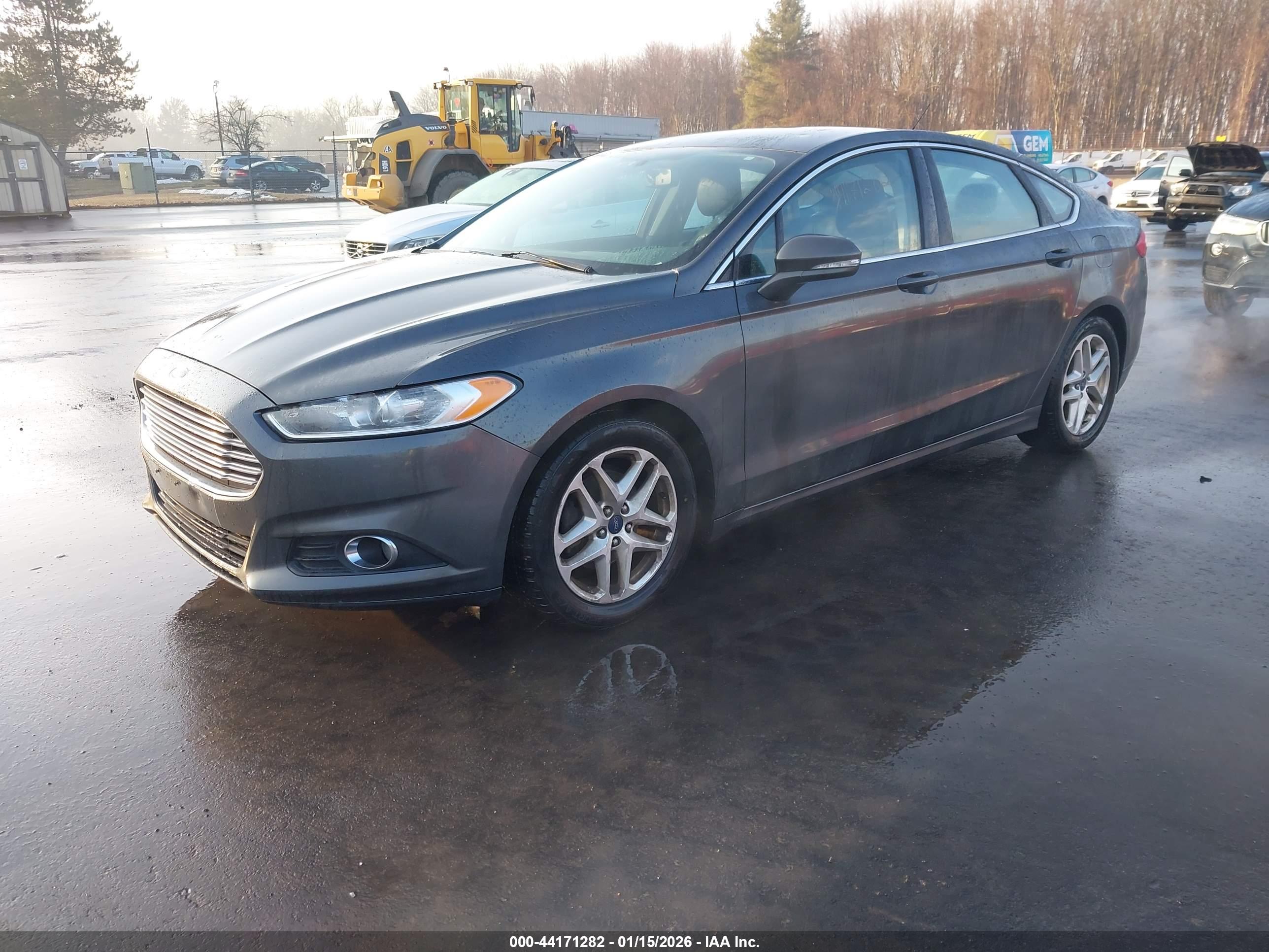 FORD FUSION image 2