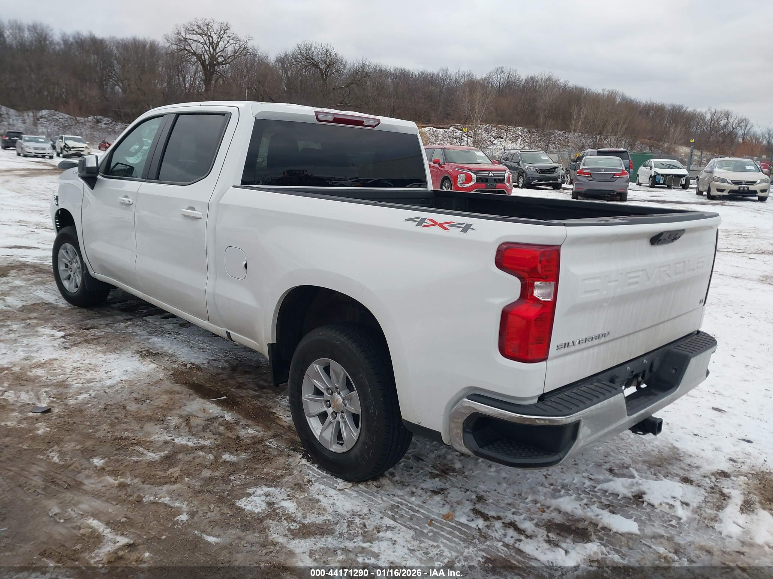 CHEVROLET SILVERADO image 3