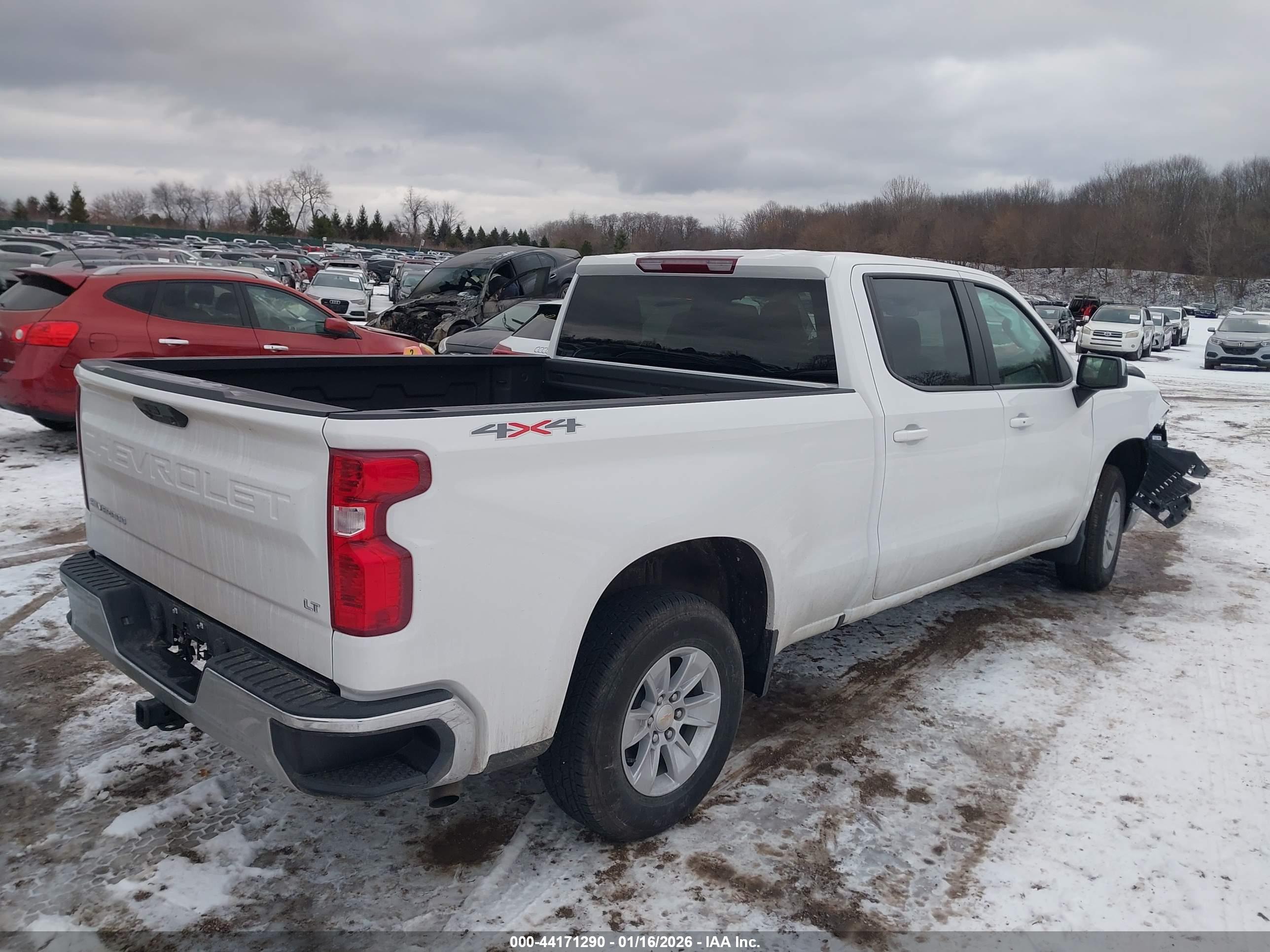 CHEVROLET SILVERADO image 4