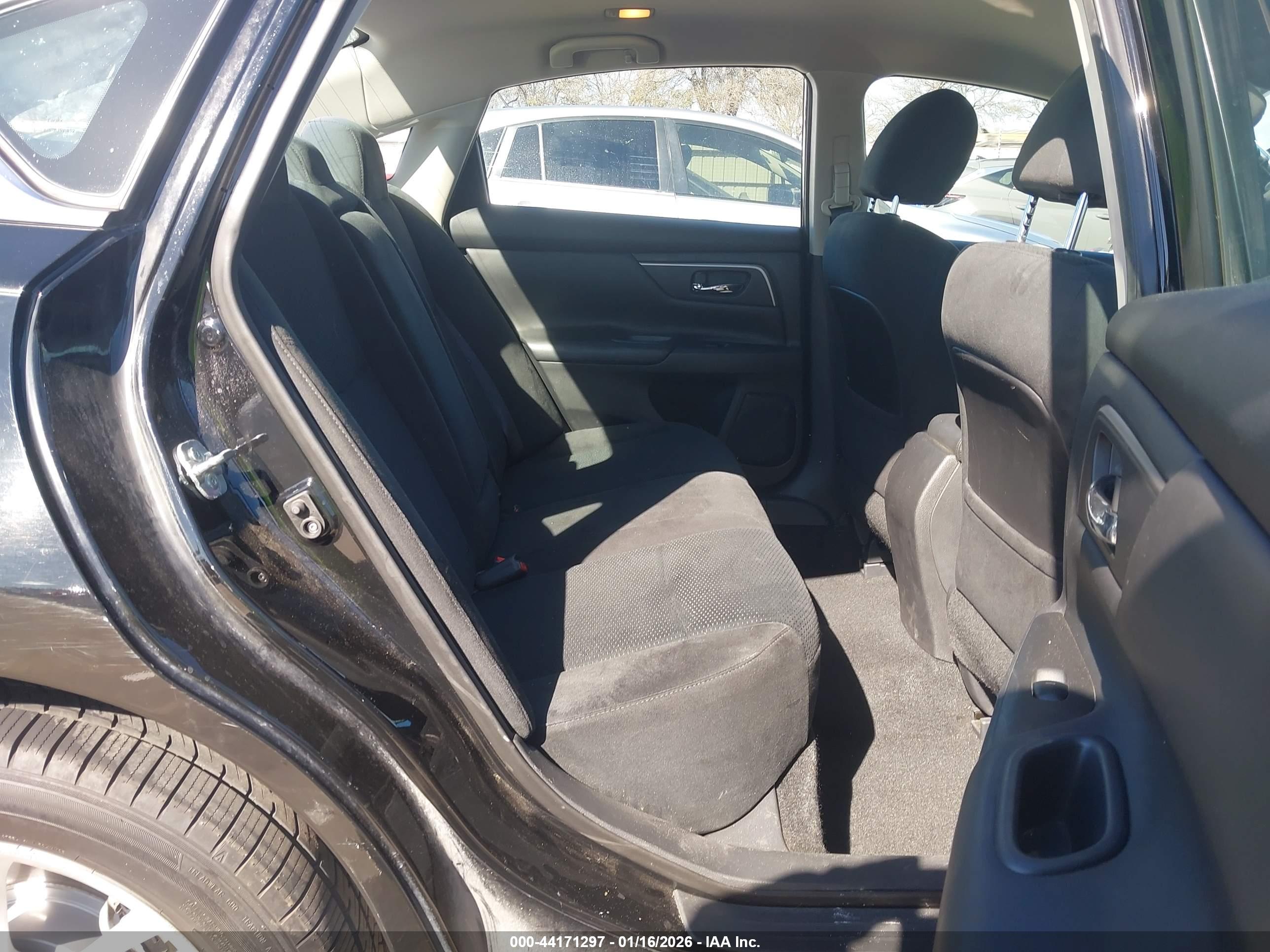 NISSAN ALTIMA image 8
