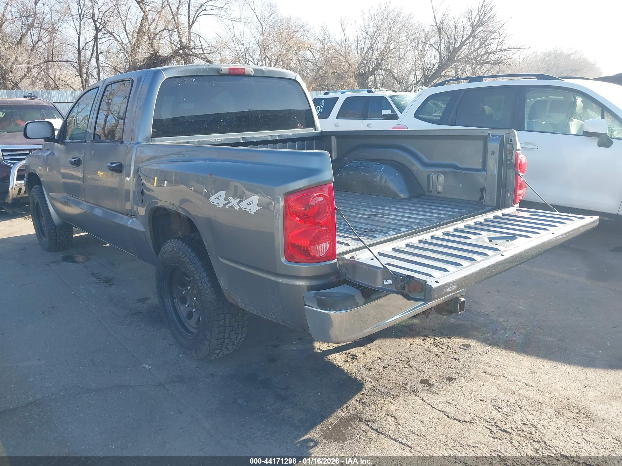 DODGE DAKOTA image 3