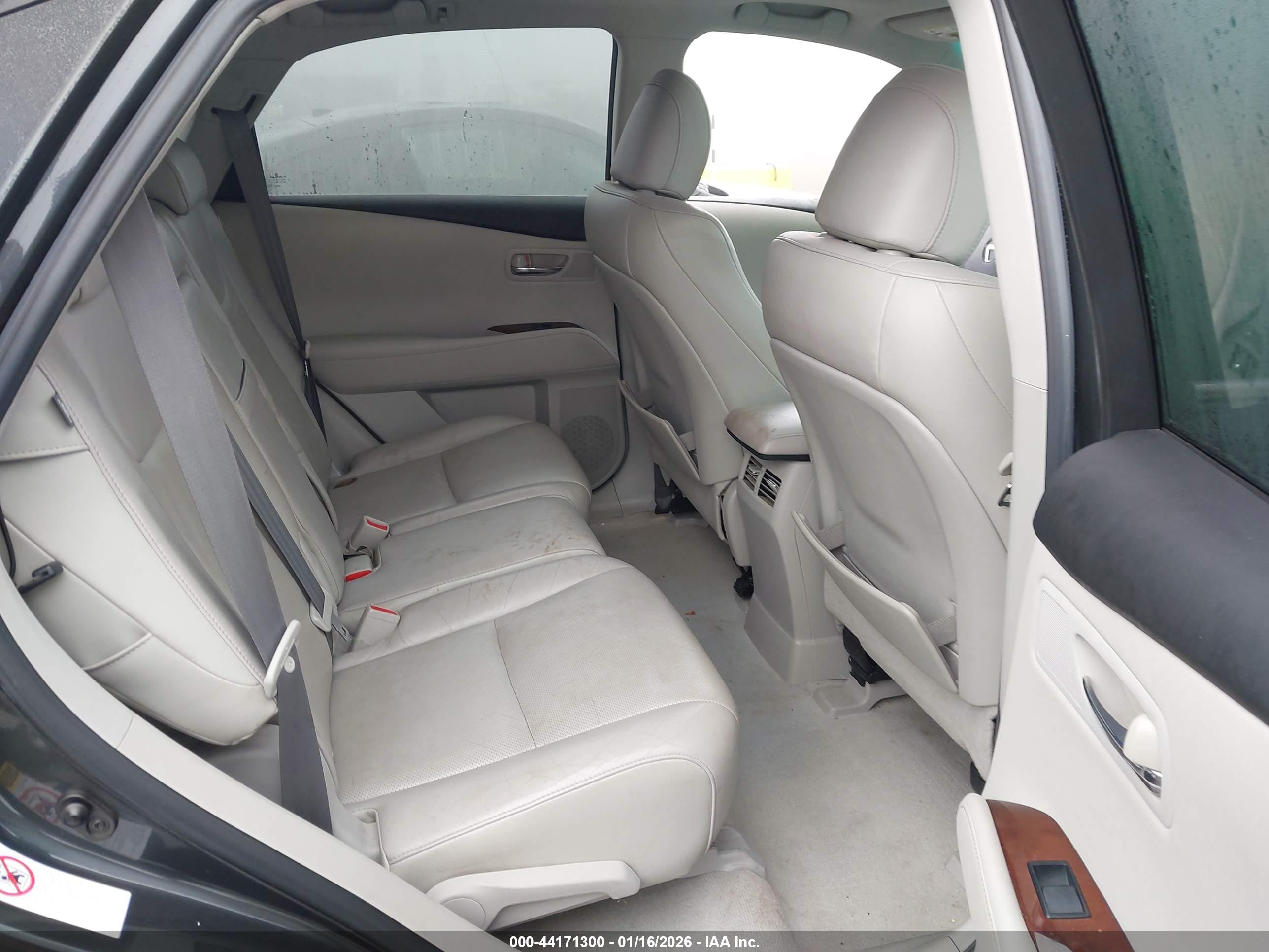 LEXUS RX image 8