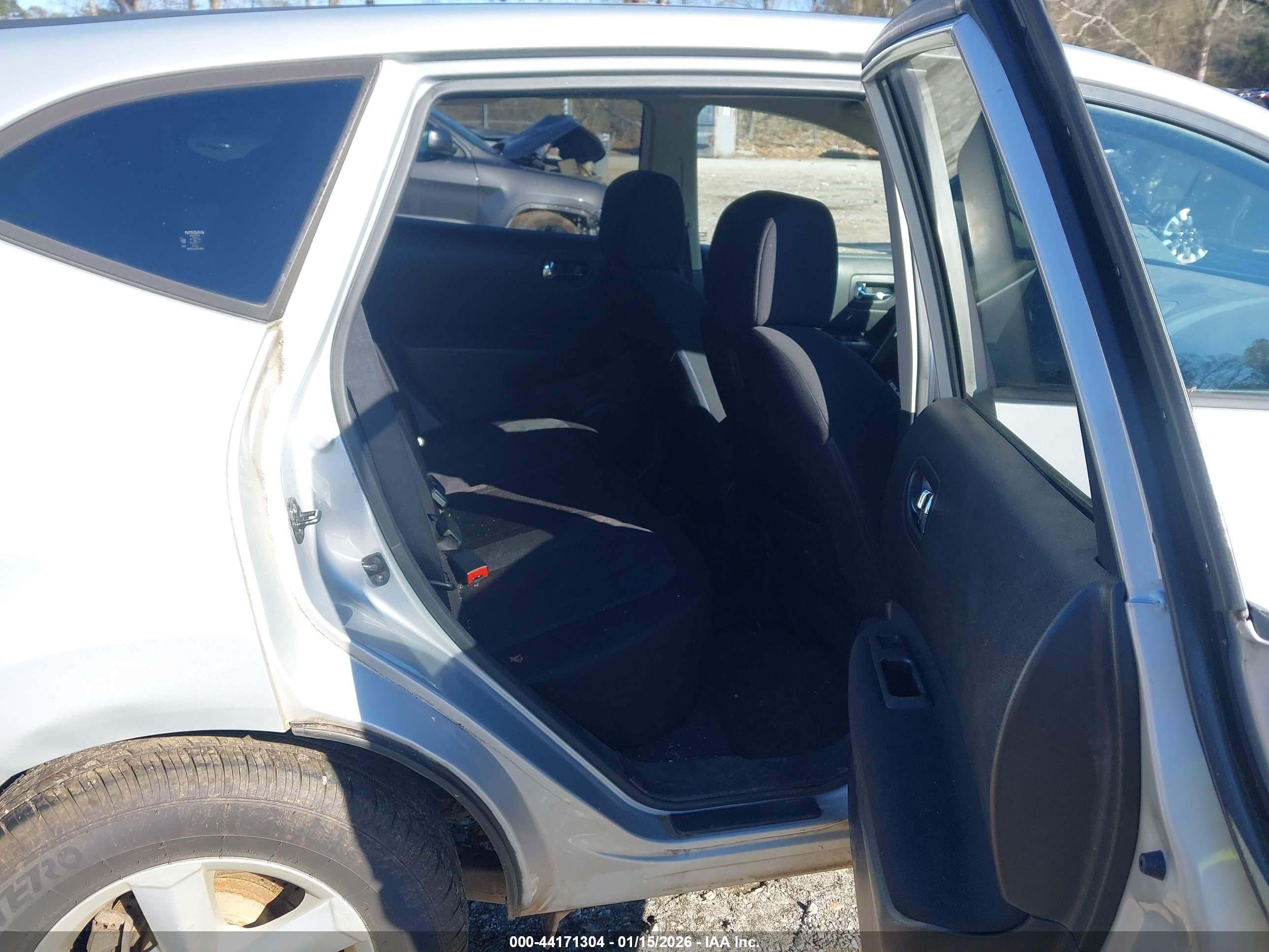NISSAN ROGUE image 8