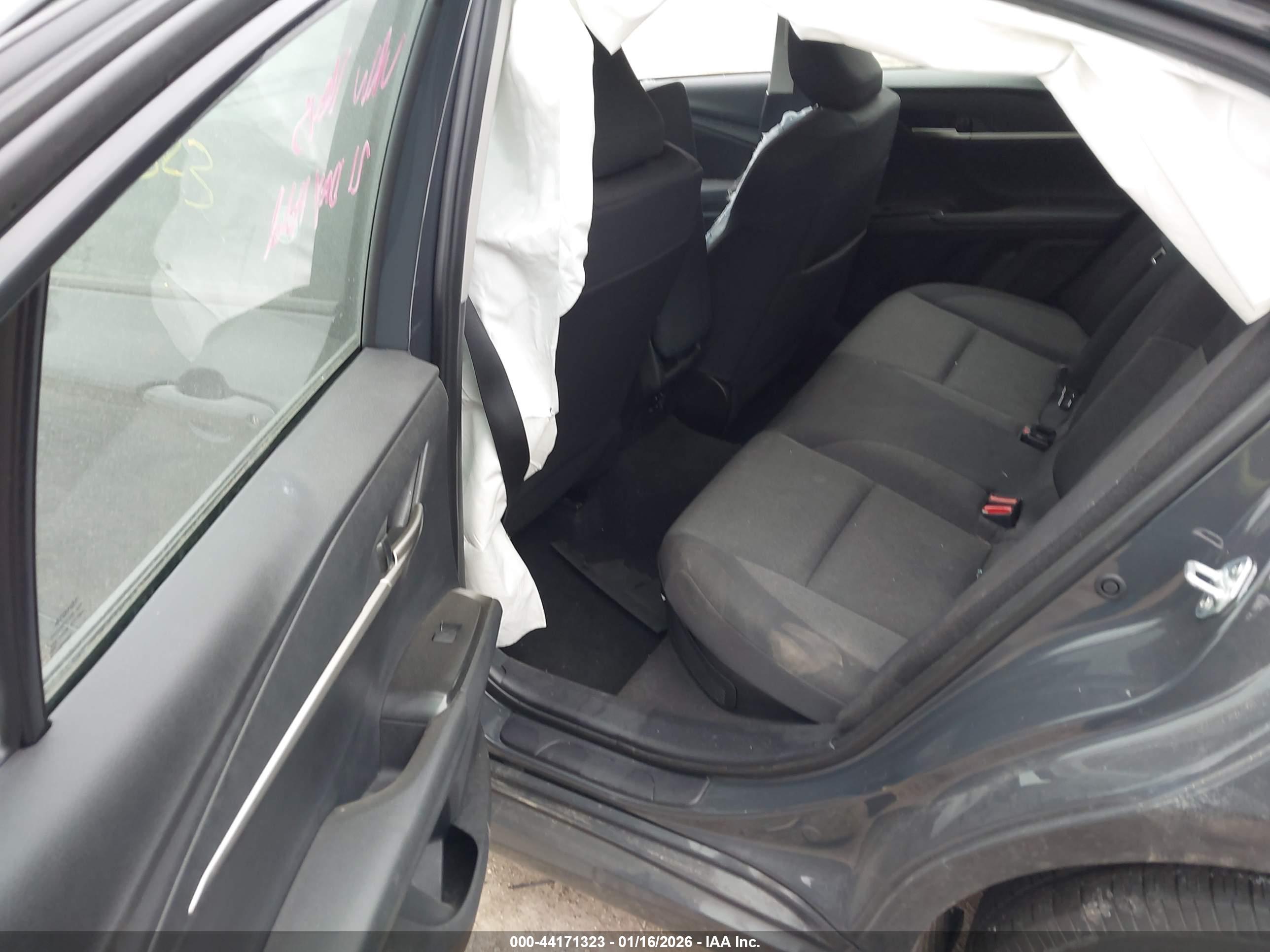 TOYOTA CAMRY image 8