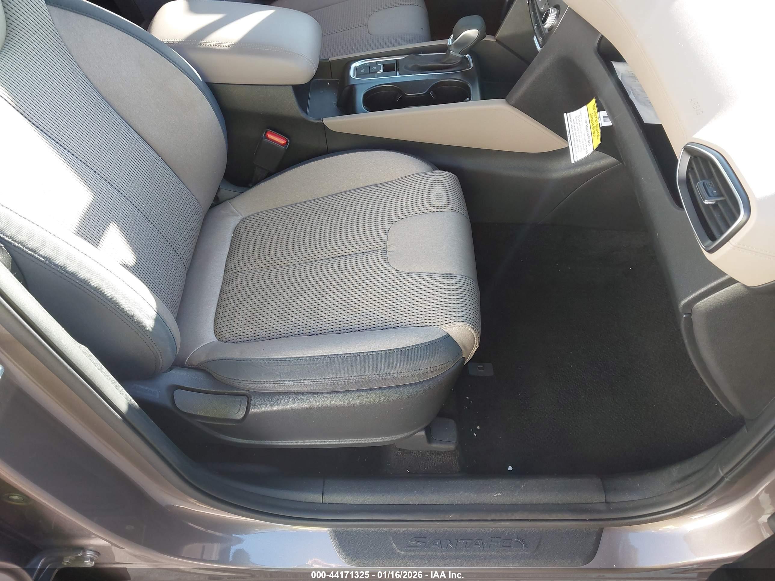 HYUNDAI SANTA image 5