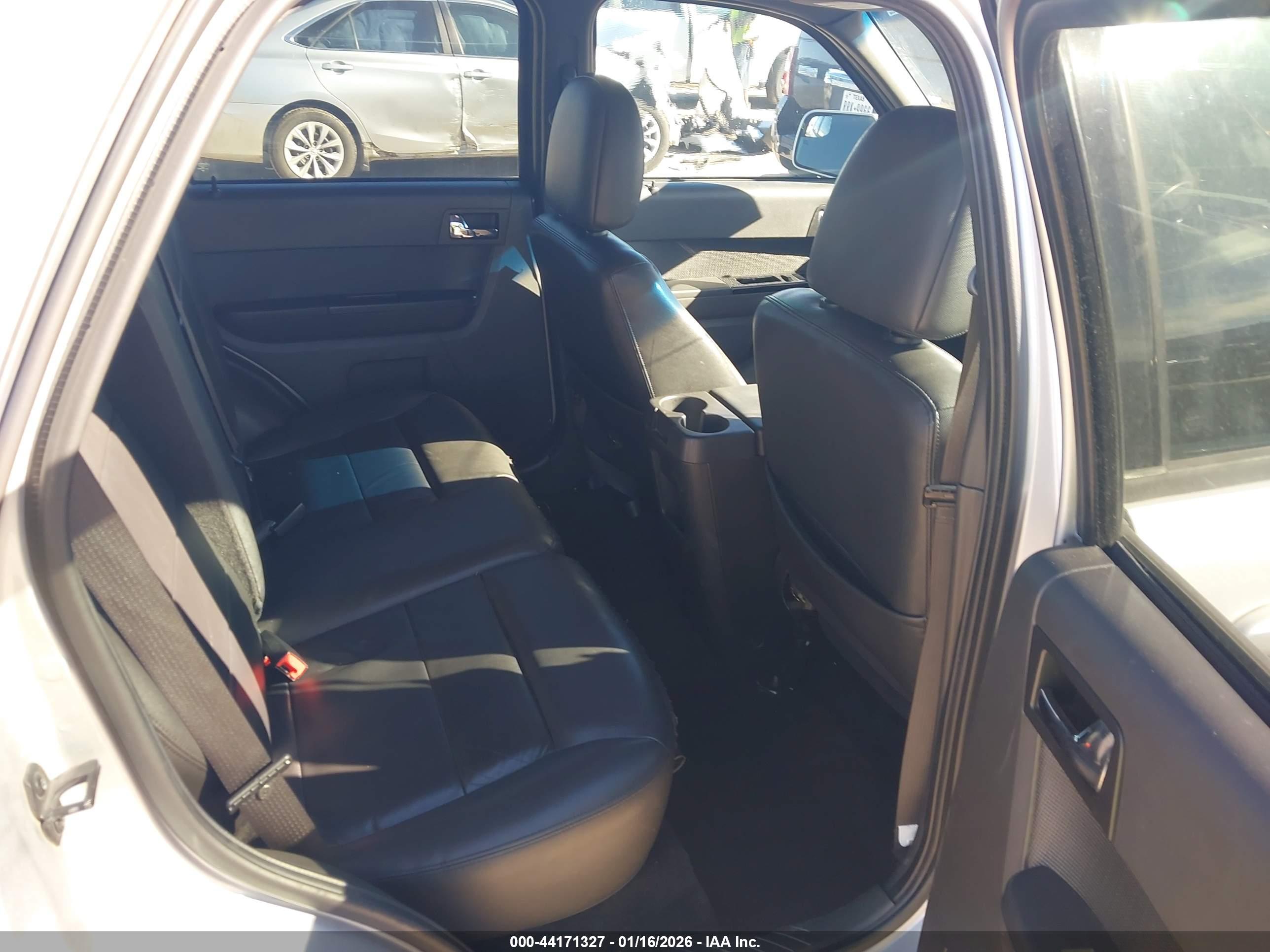 FORD ESCAPE image 8