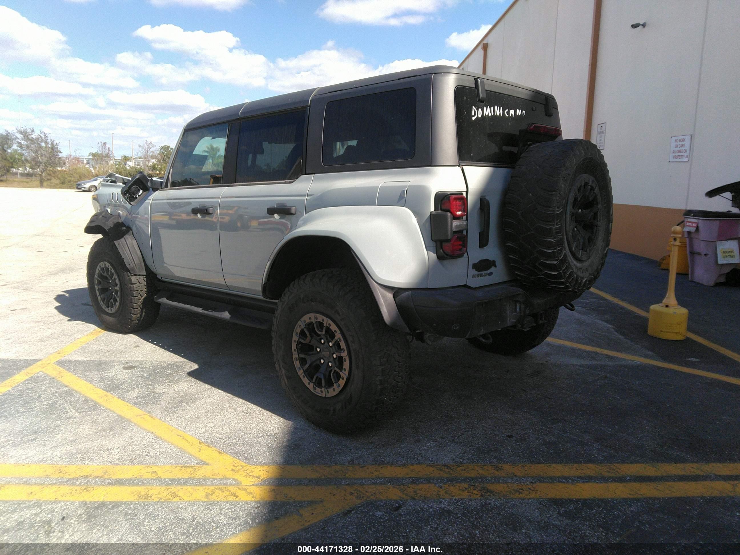 FORD BRONCO image 3