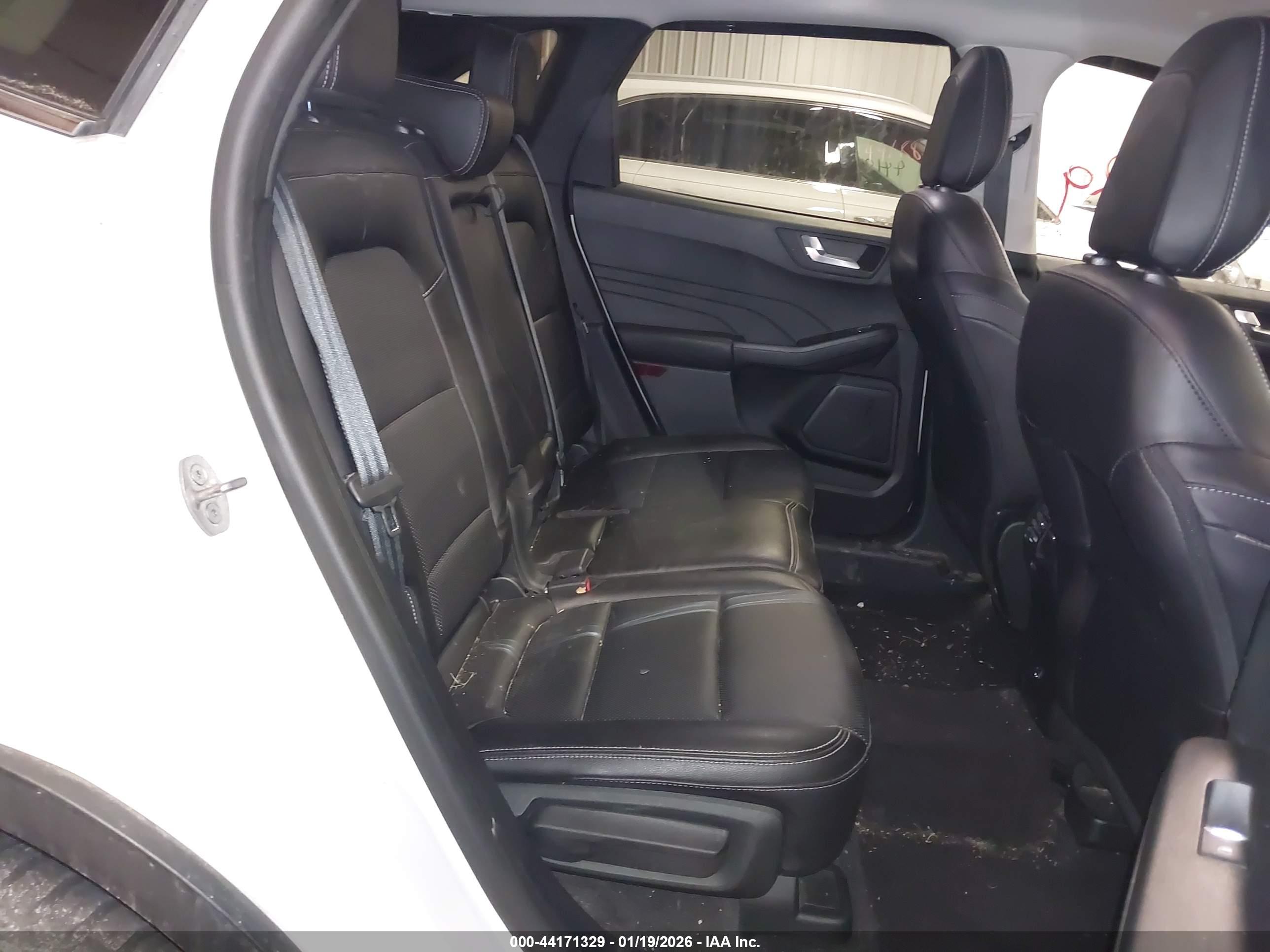 FORD ESCAPE image 8