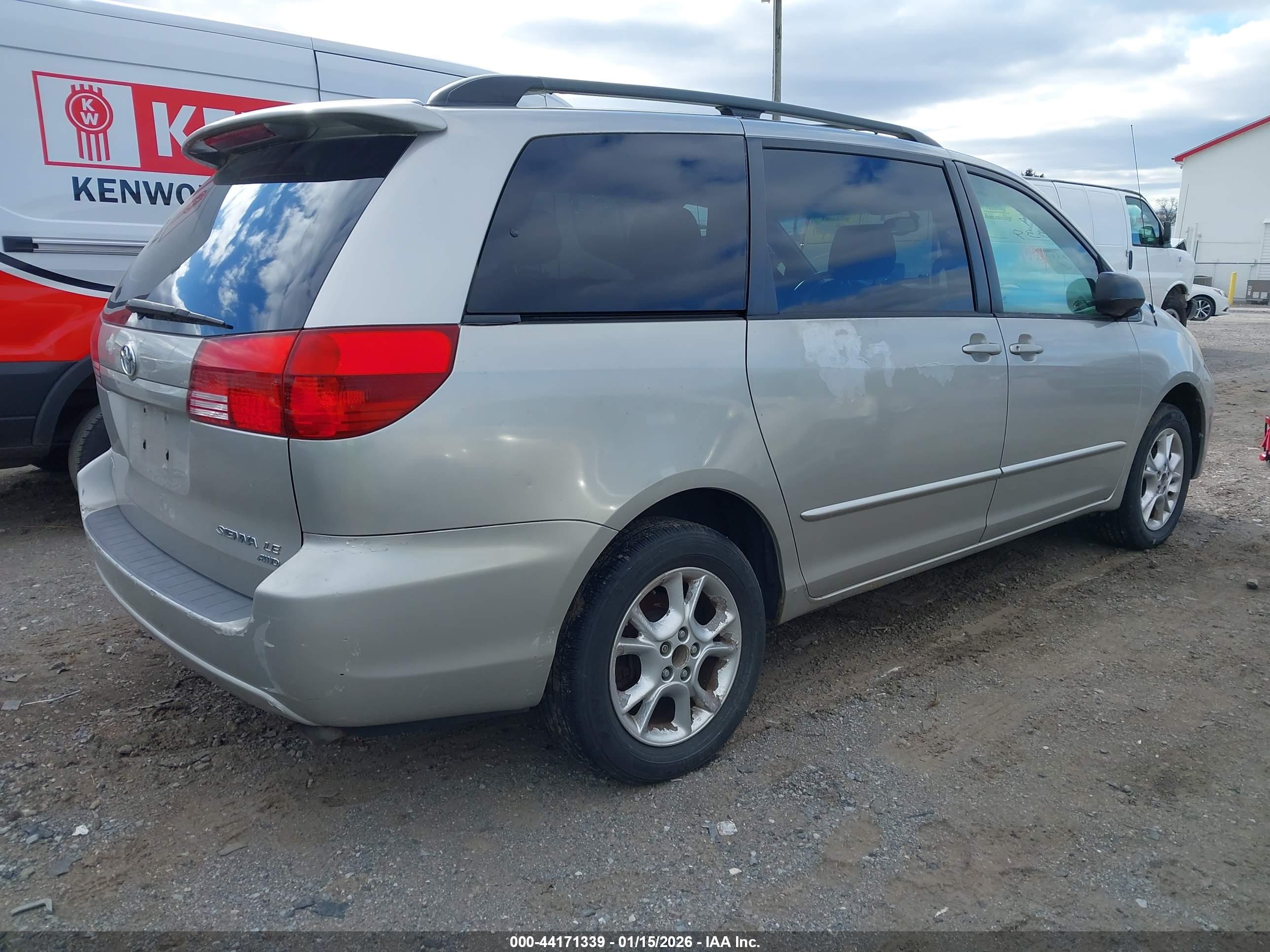 TOYOTA SIENNA image 4