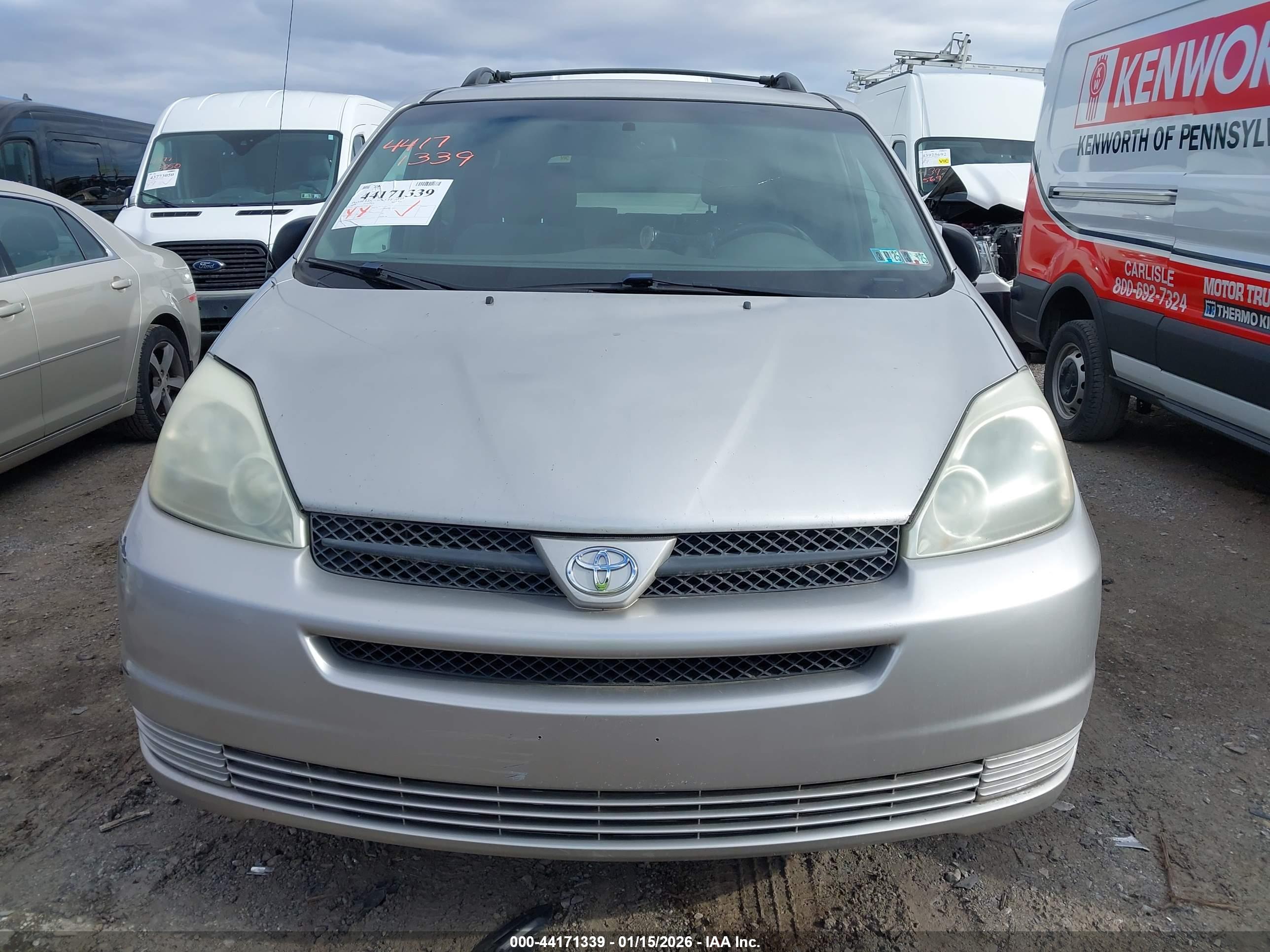 TOYOTA SIENNA image 6