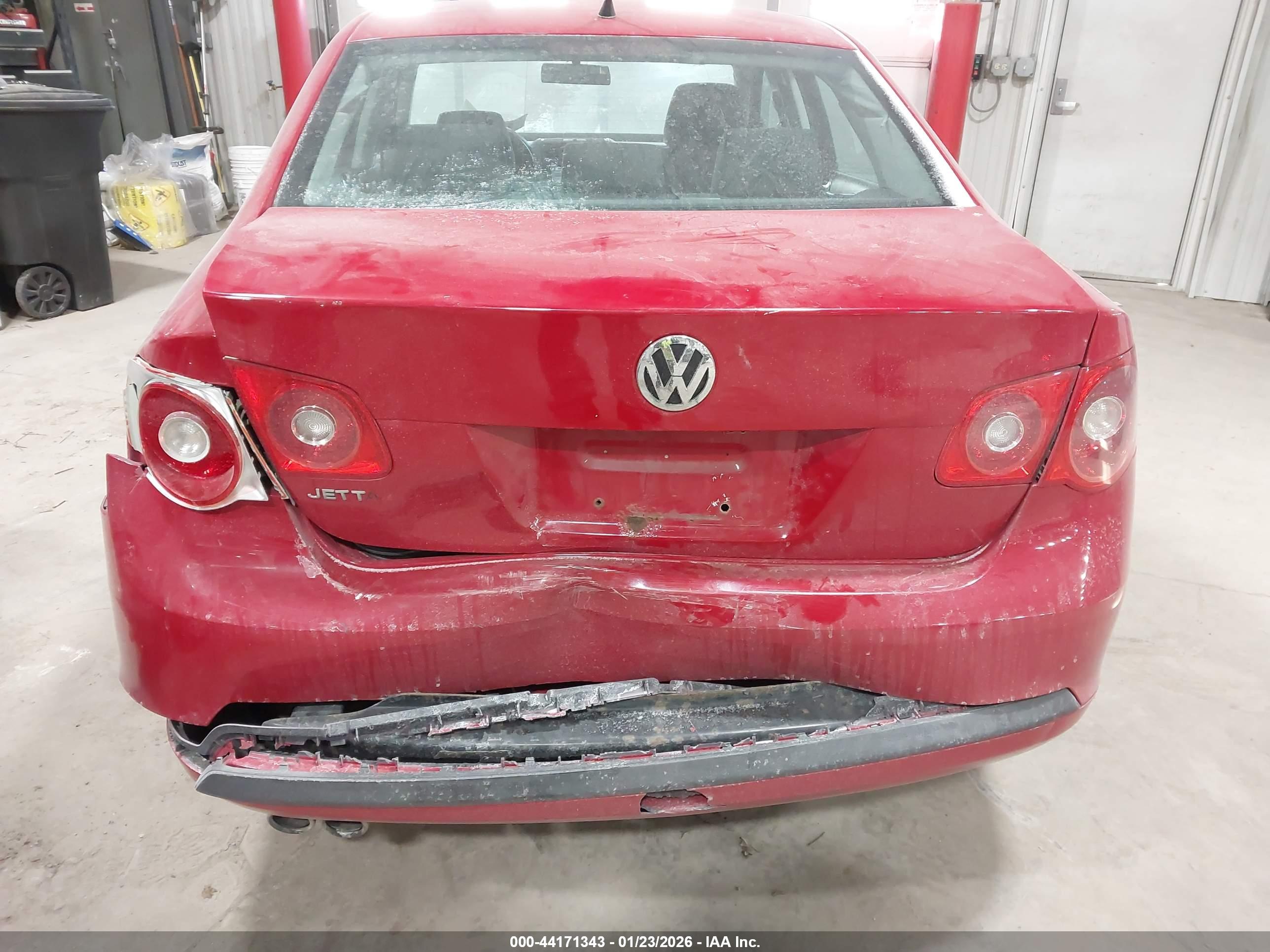 VOLKSWAGEN JETTA image 6