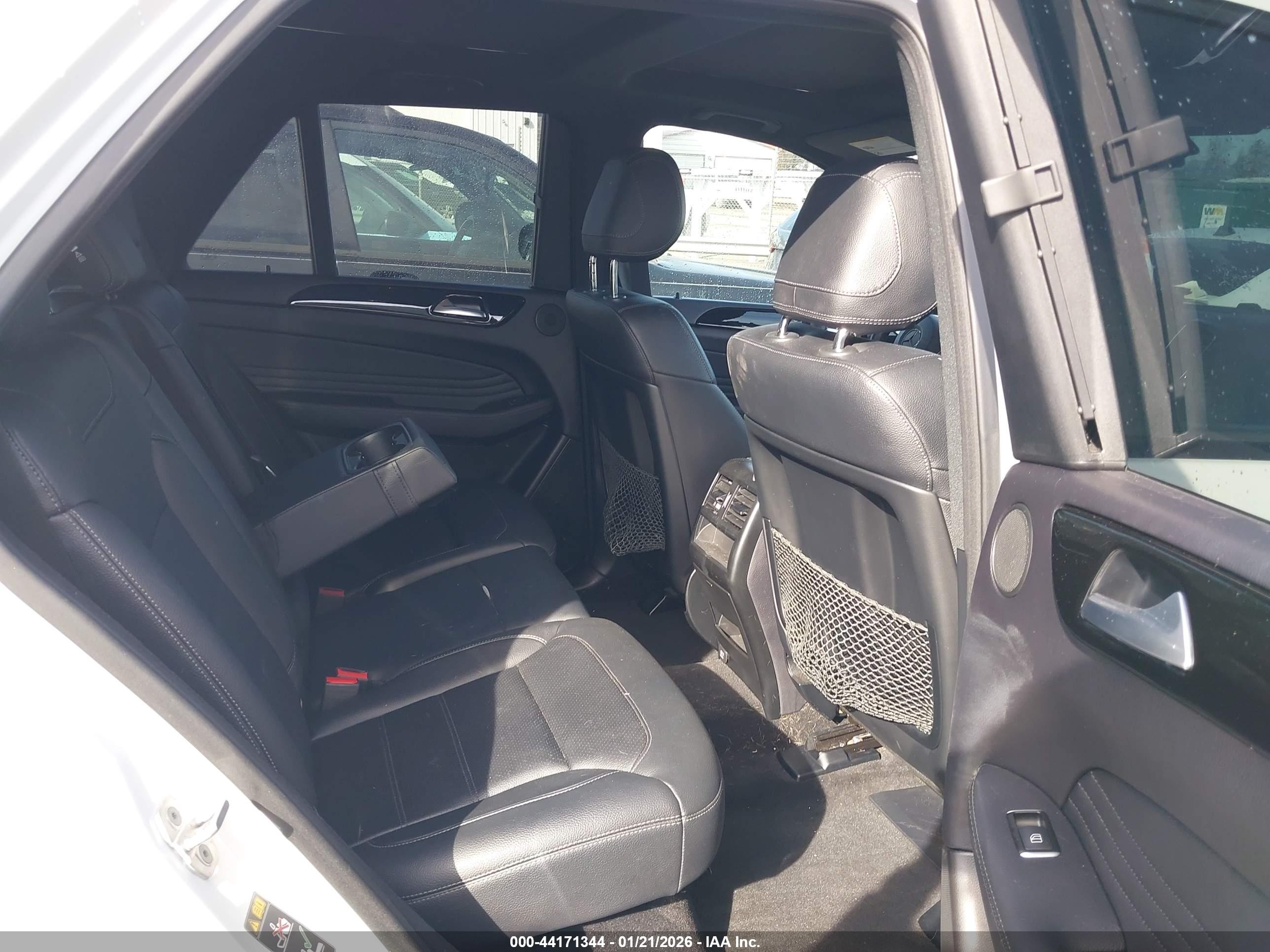 MERCEDES-BENZ GLE image 8