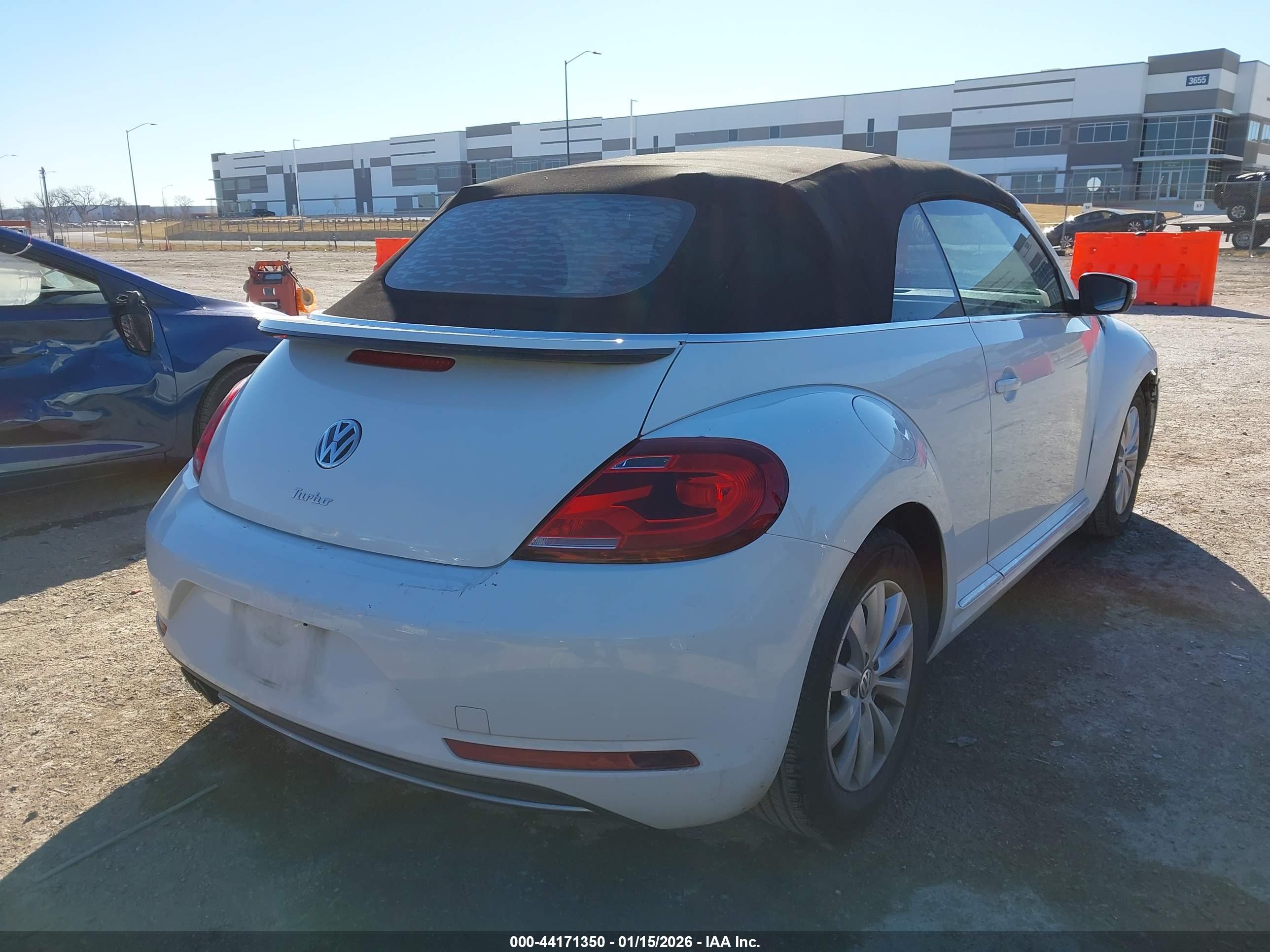 VOLKSWAGEN BEETLE image 4