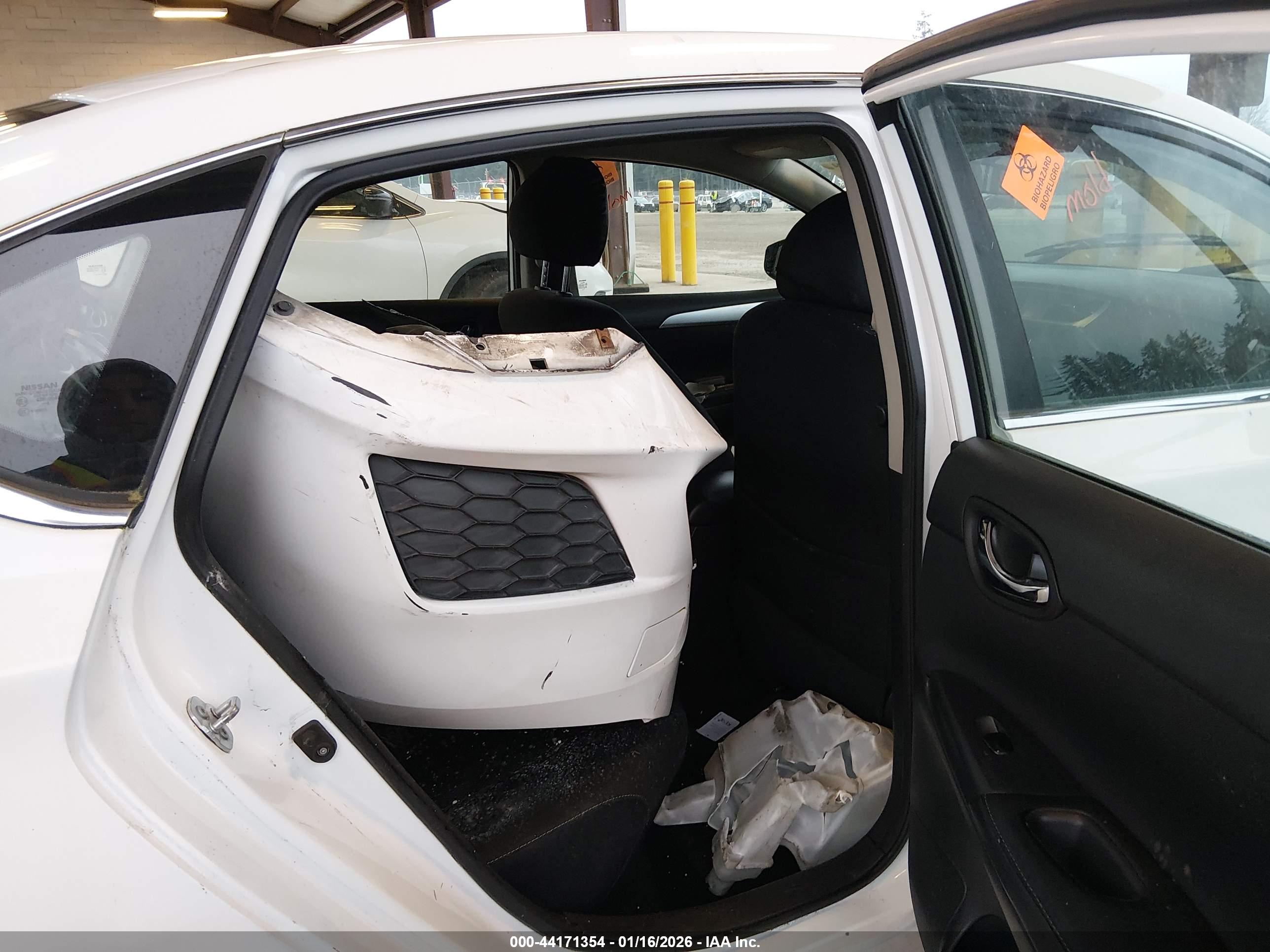 NISSAN SENTRA image 8