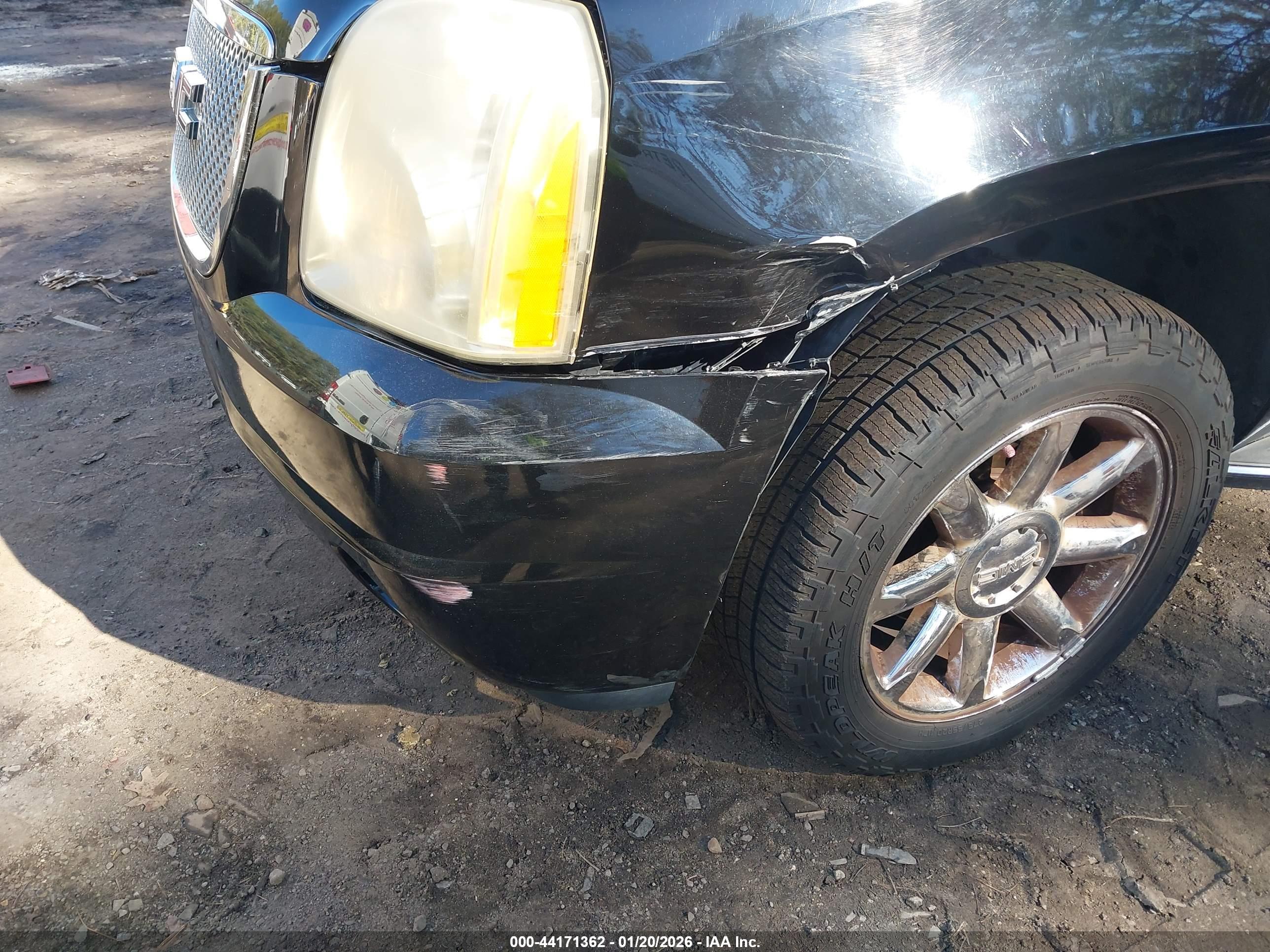 GMC YUKON image 6