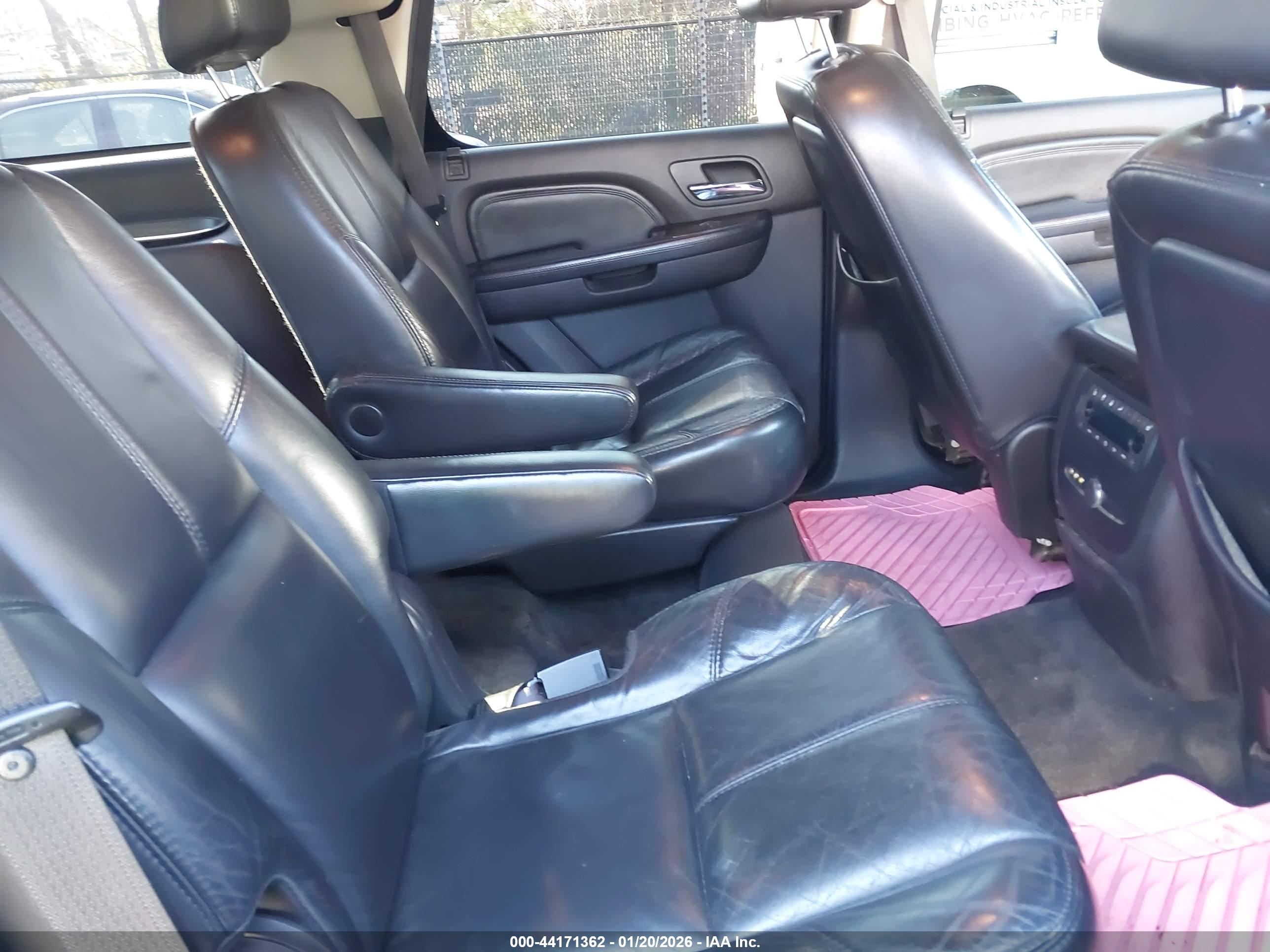 GMC YUKON image 8