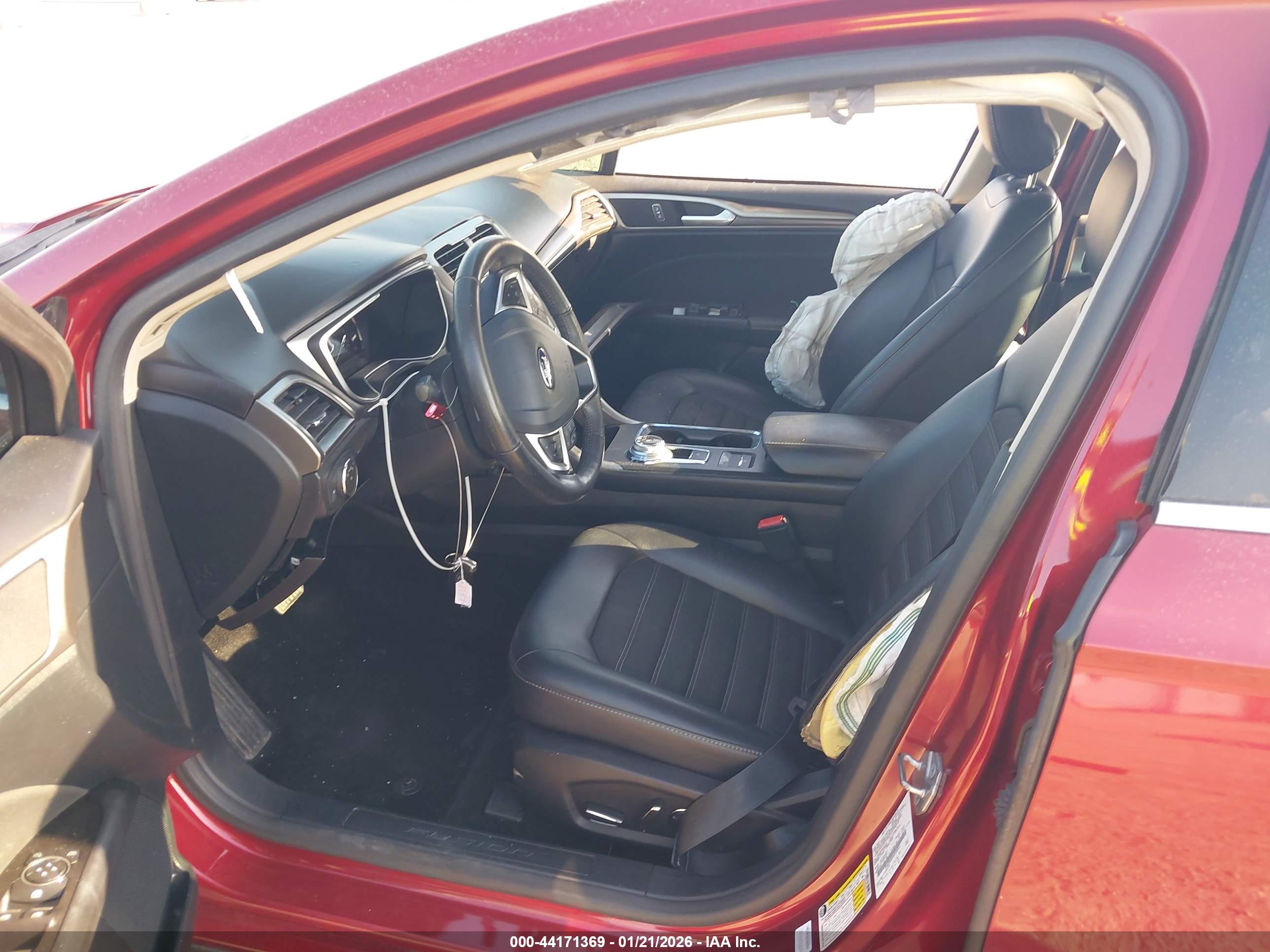 FORD FUSION image 5