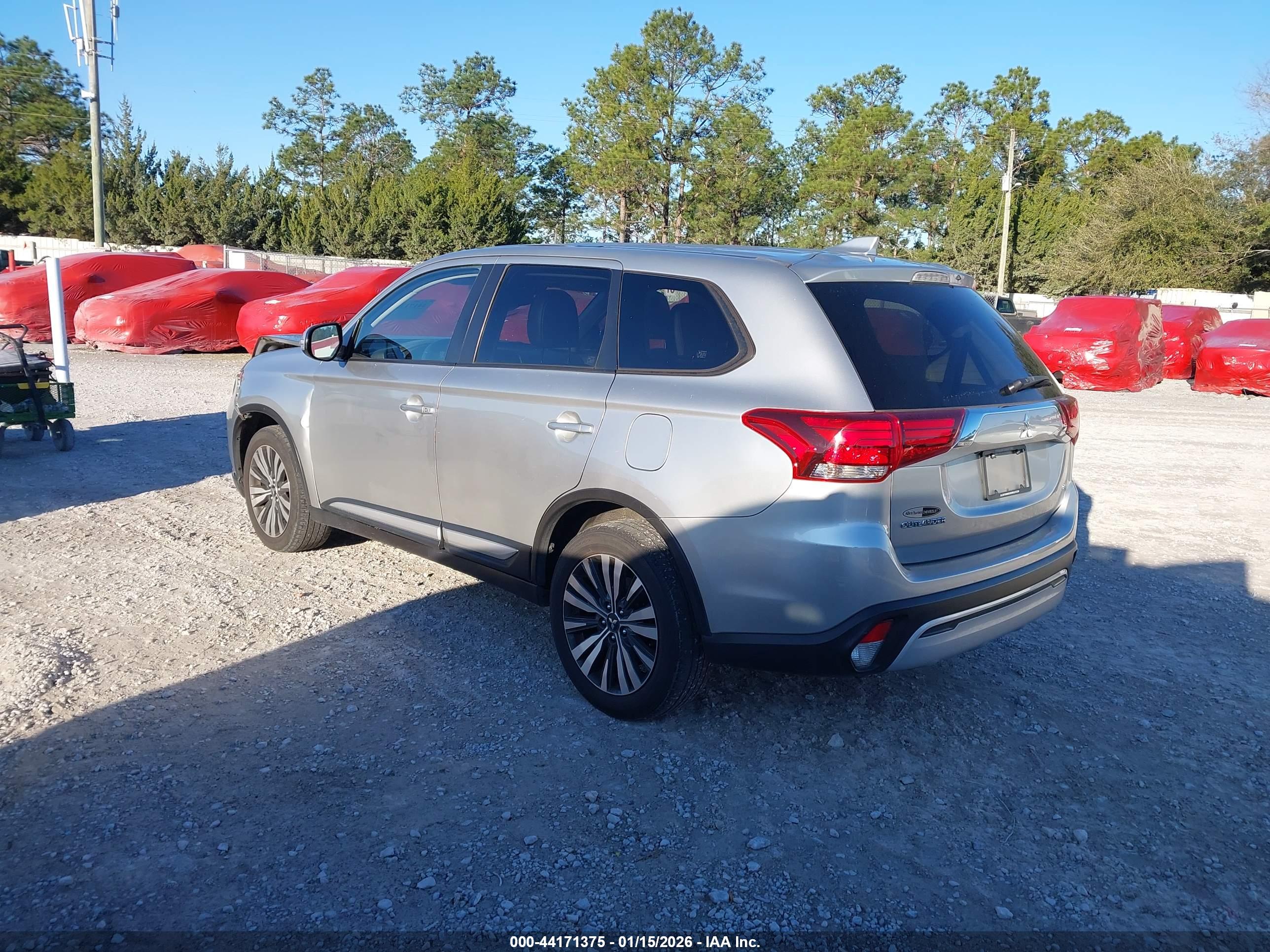 MITSUBISHI OUTLANDER image 3