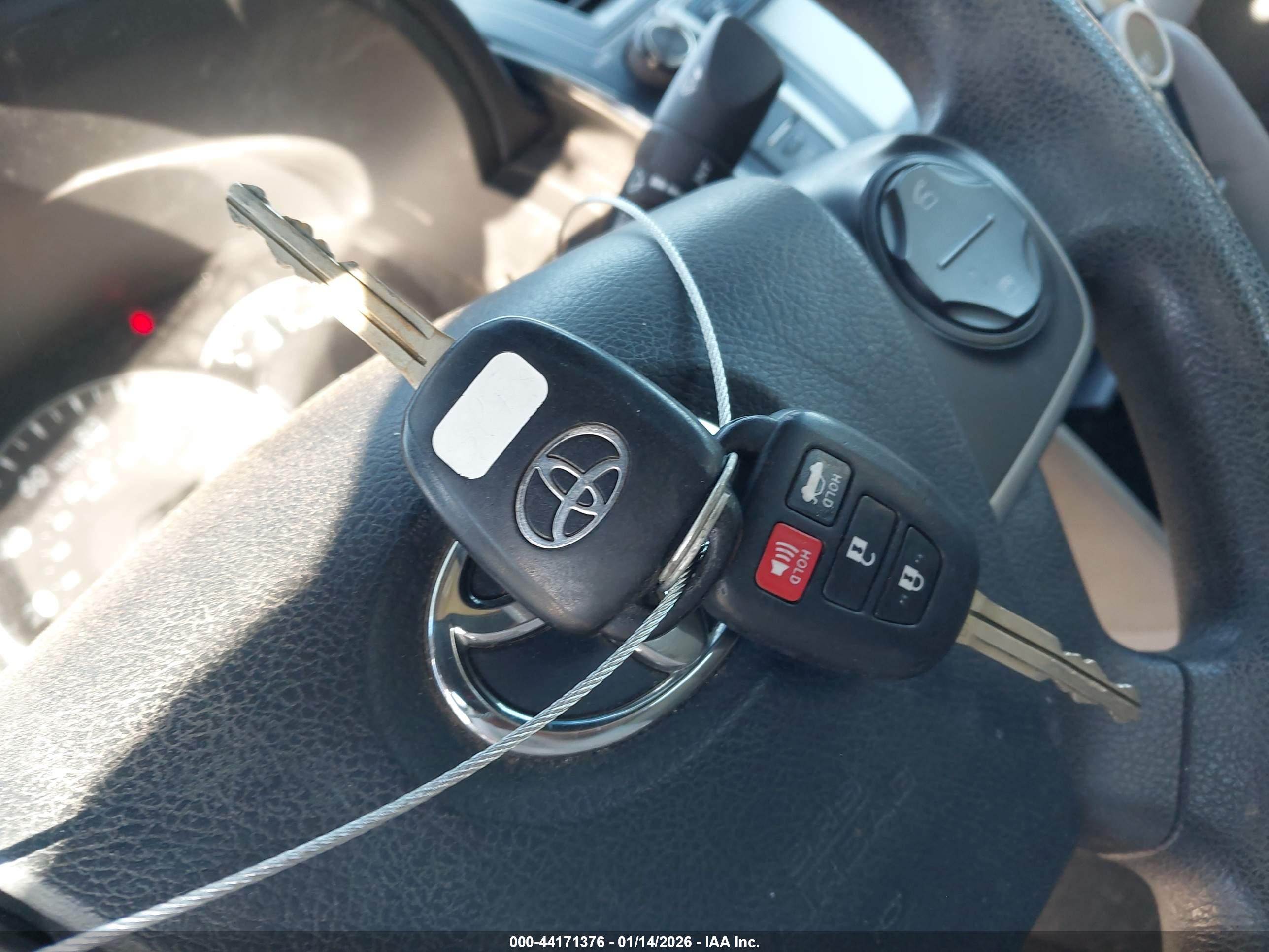 TOYOTA CAMRY image 11