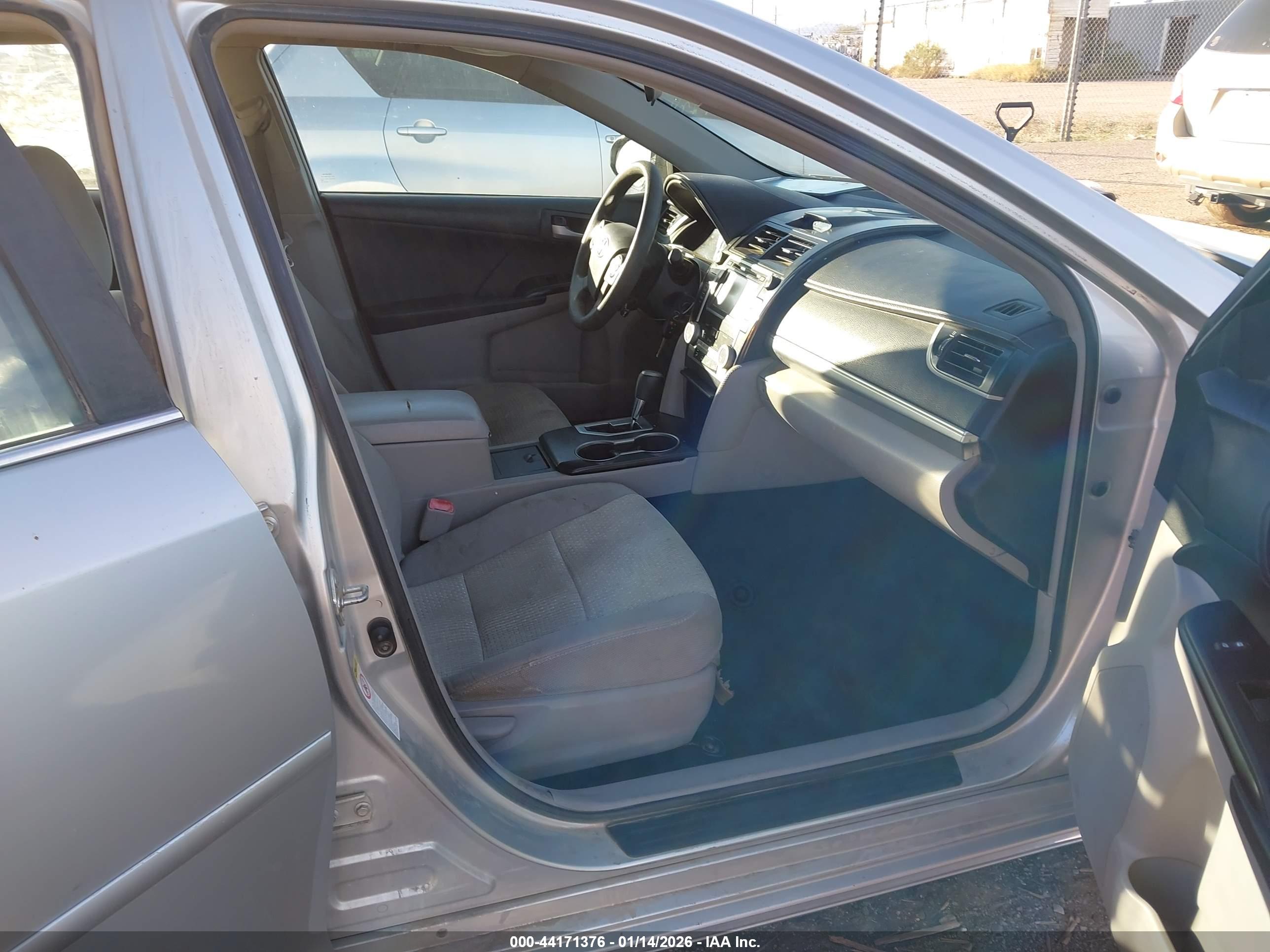 TOYOTA CAMRY image 5