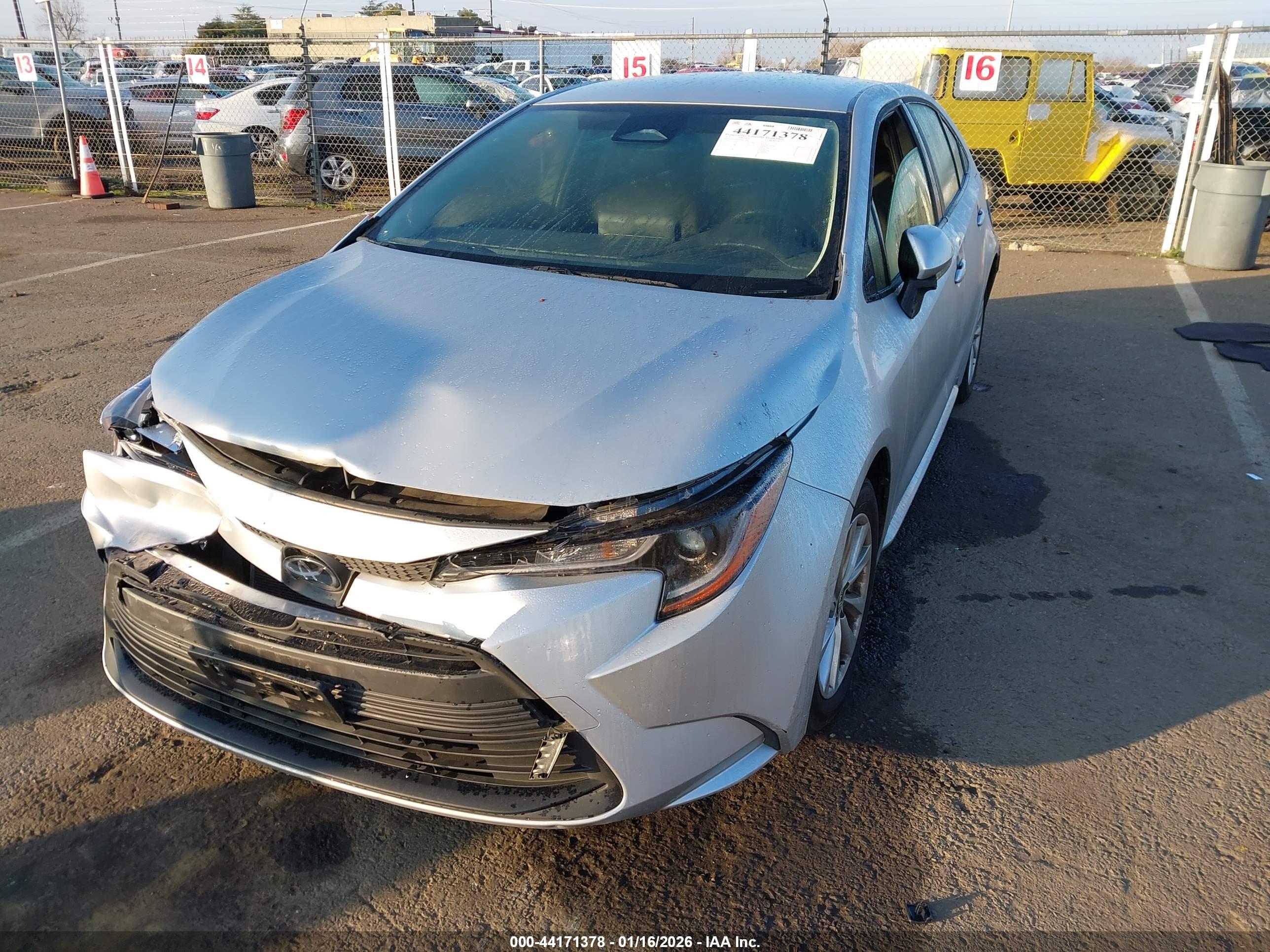 TOYOTA COROLLA image 2