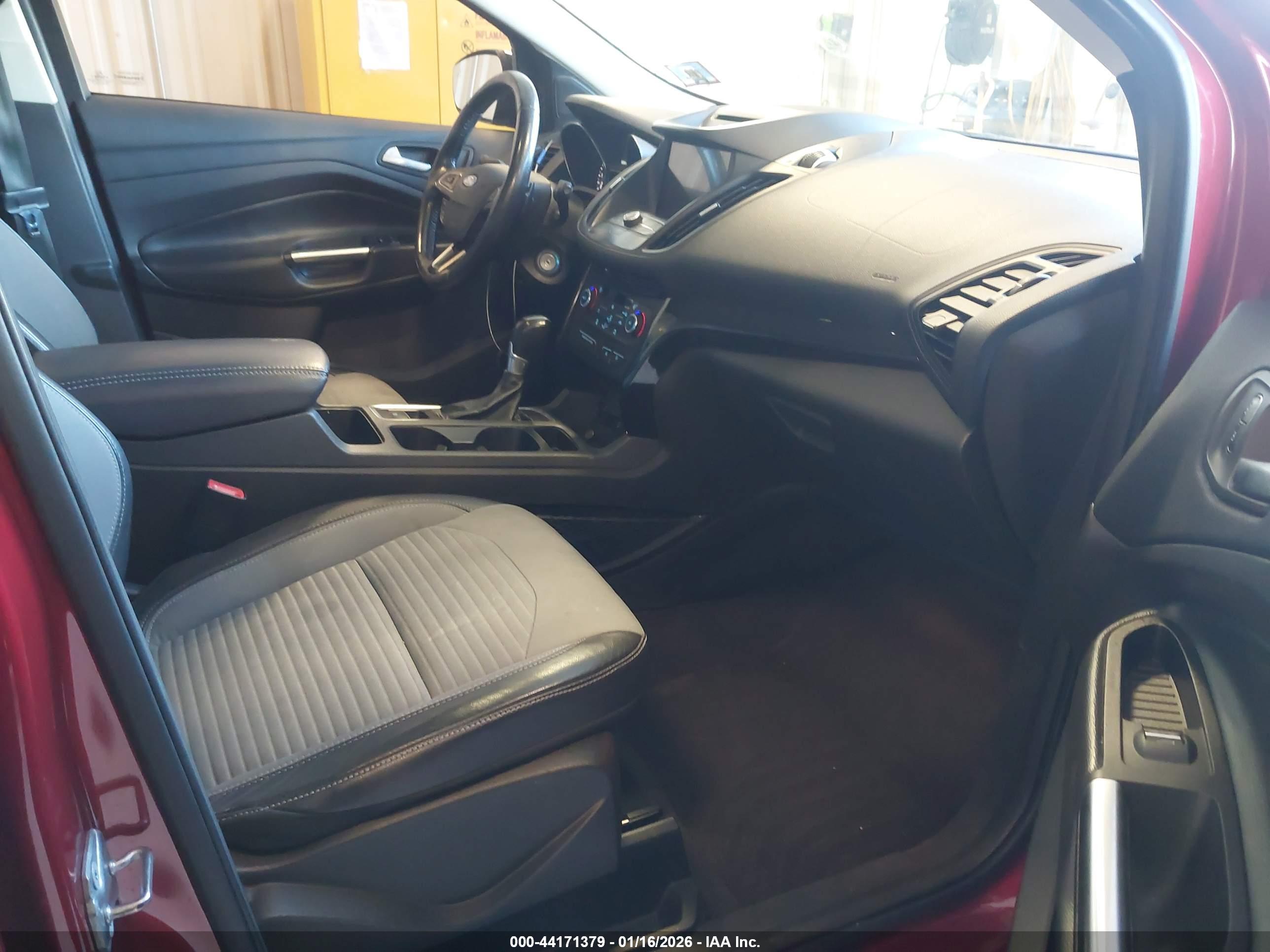 FORD ESCAPE image 5