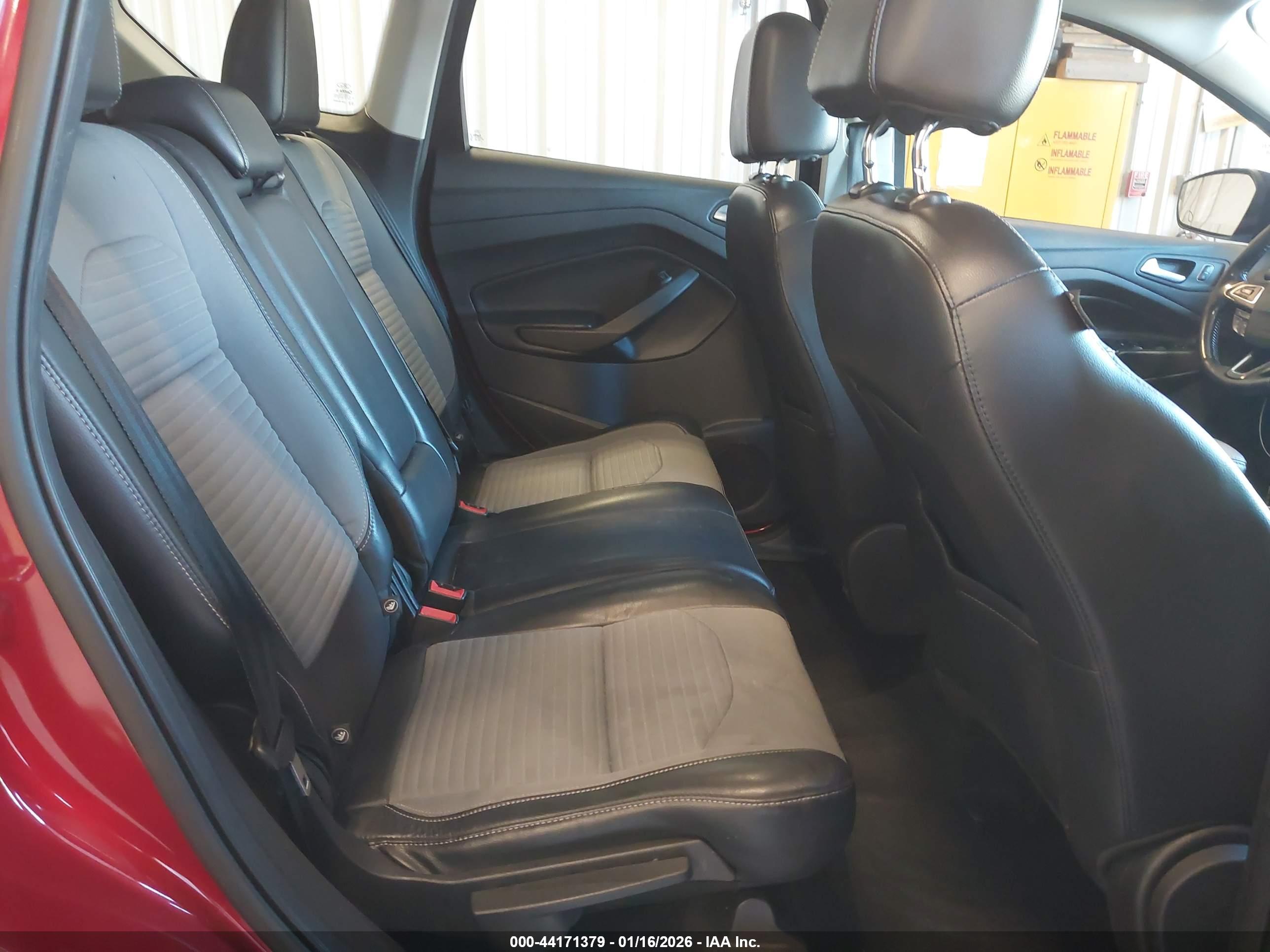 FORD ESCAPE image 8
