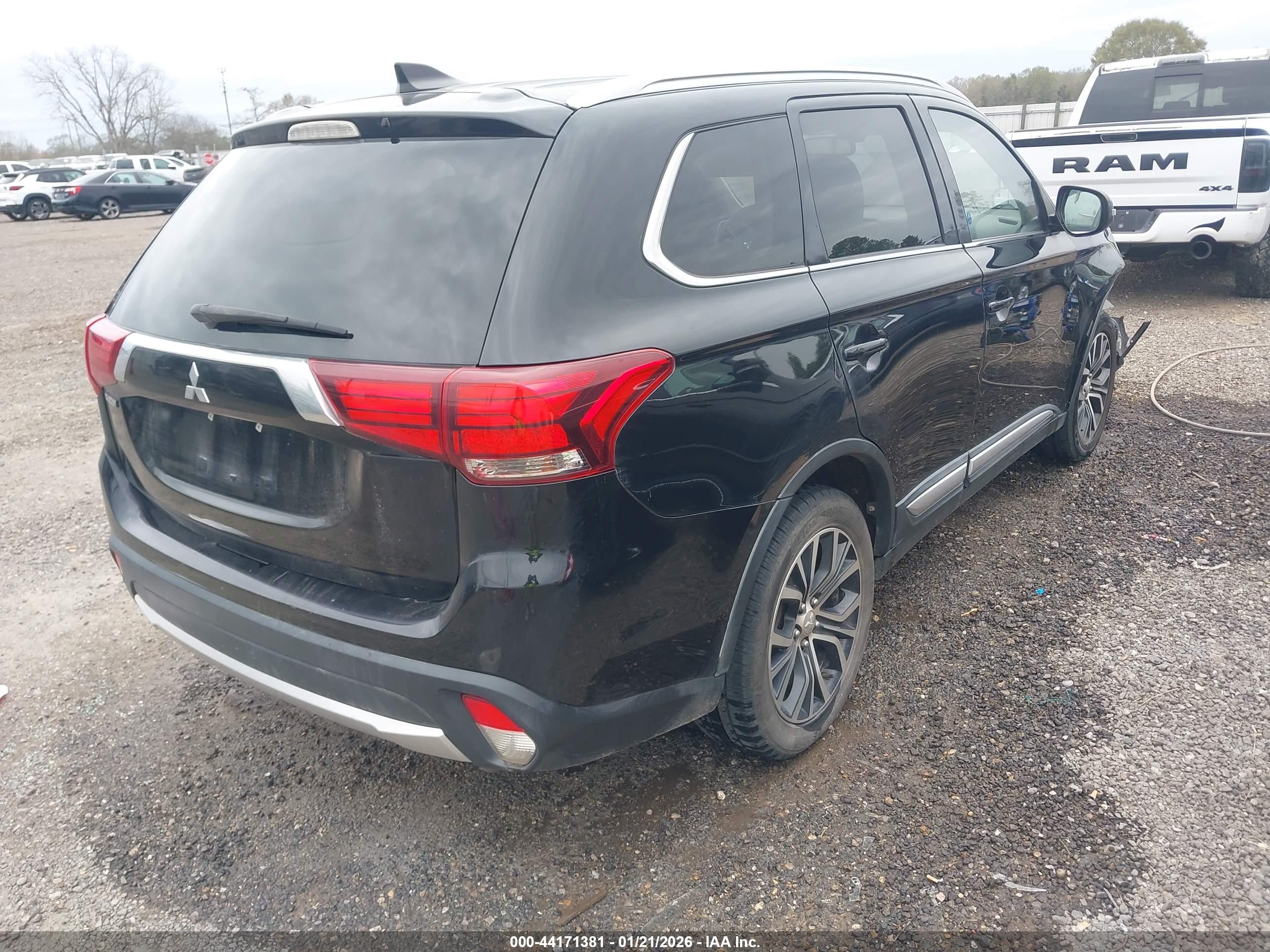 MITSUBISHI OUTLANDER image 4