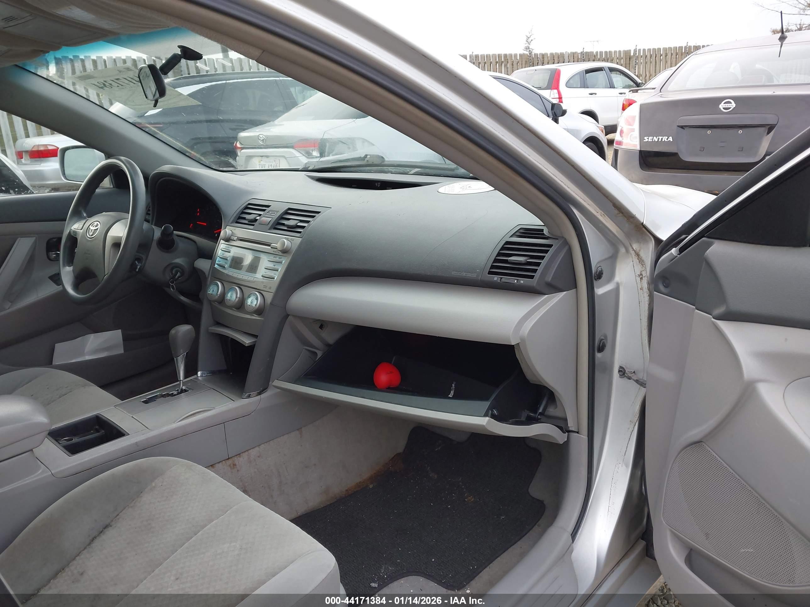 TOYOTA CAMRY image 5