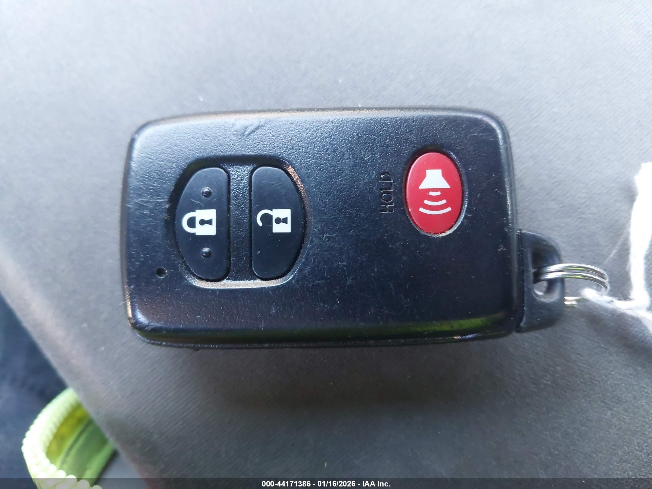 TOYOTA PRIUS image 11
