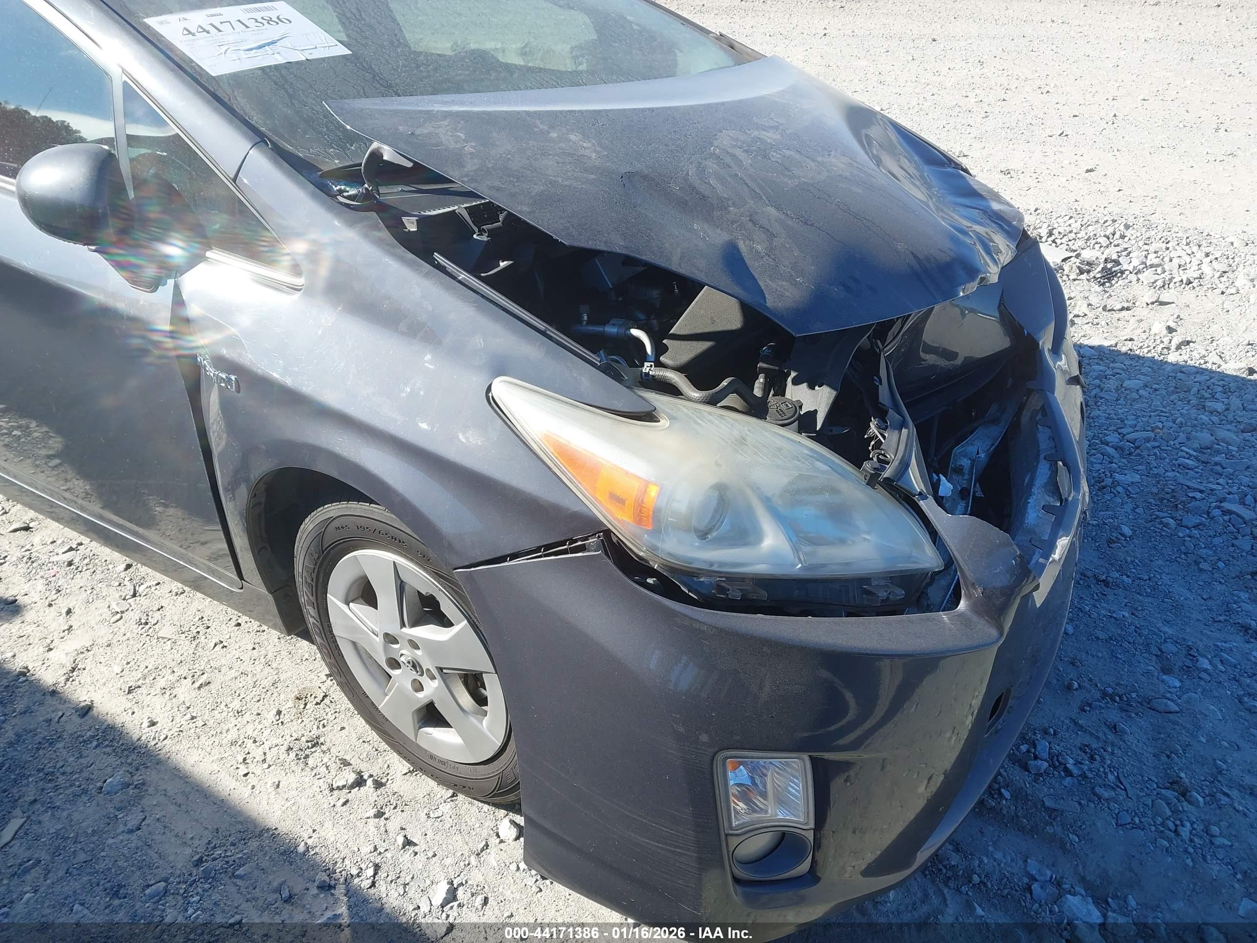 TOYOTA PRIUS image 6