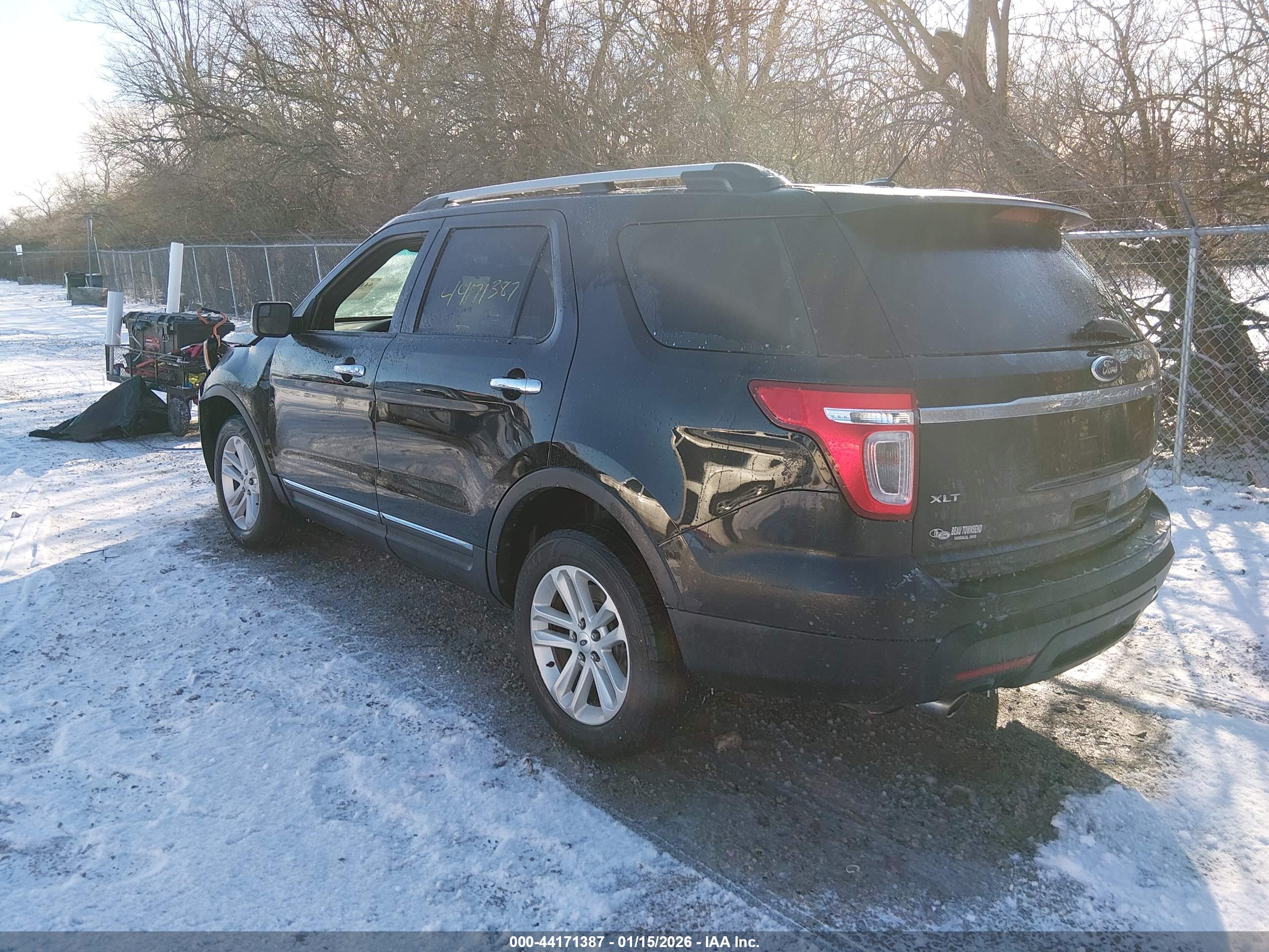 FORD EXPLORER image 3