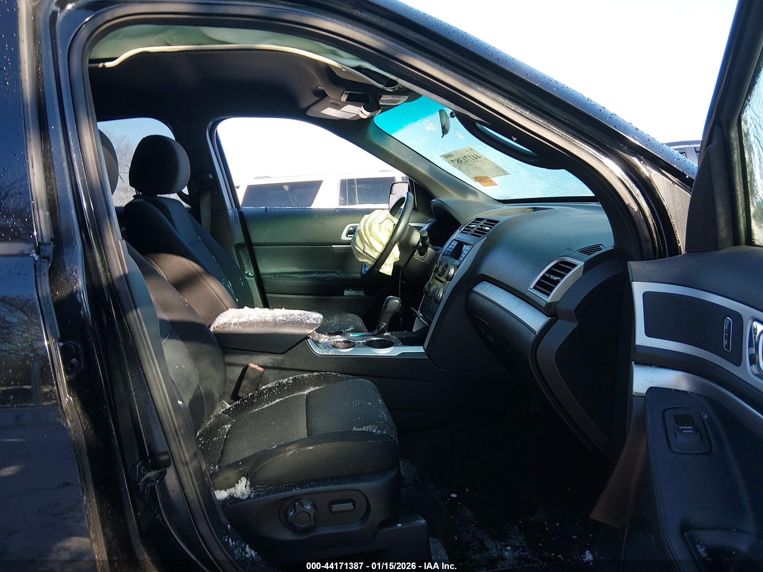 FORD EXPLORER image 5