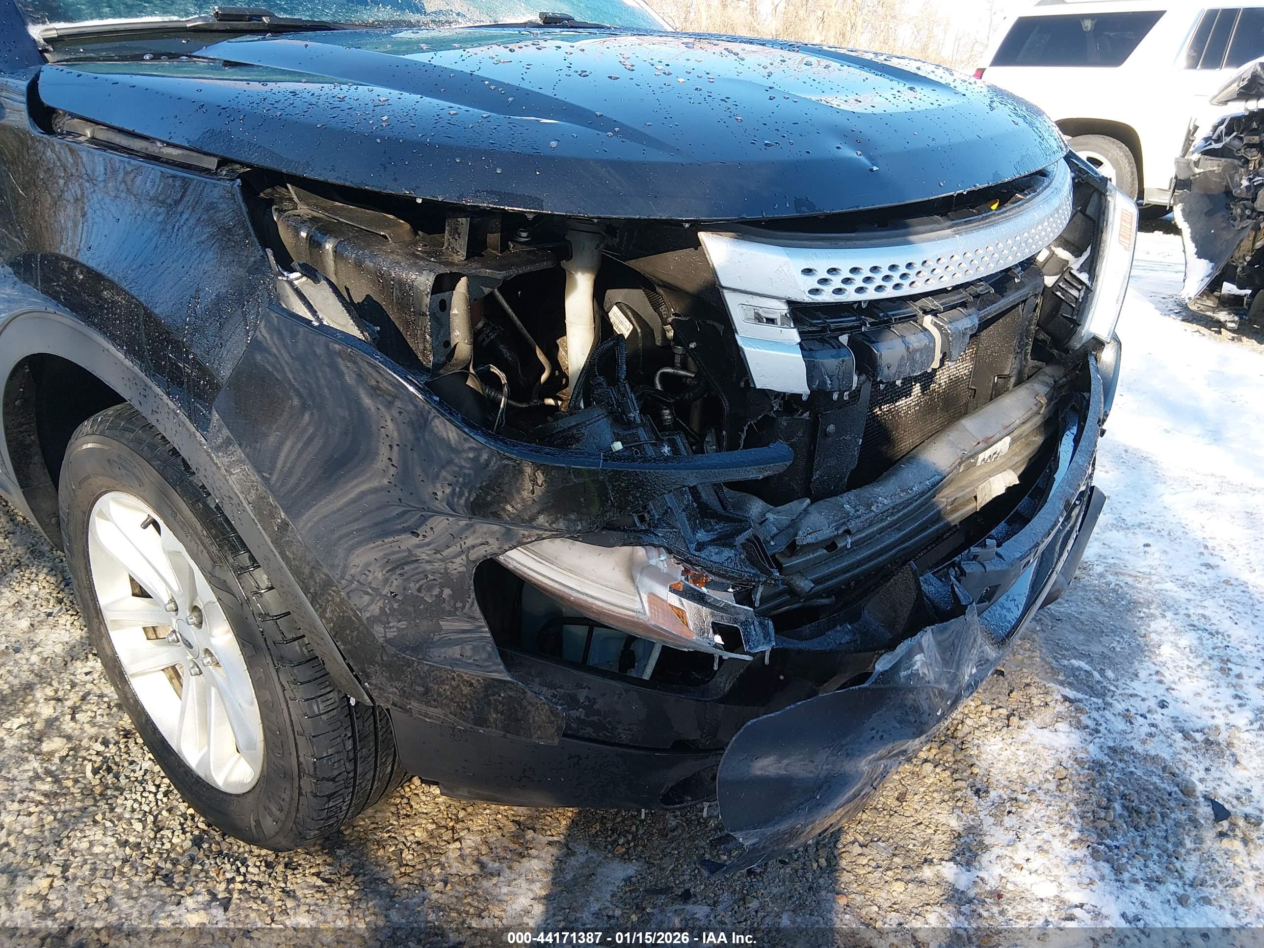 FORD EXPLORER image 6