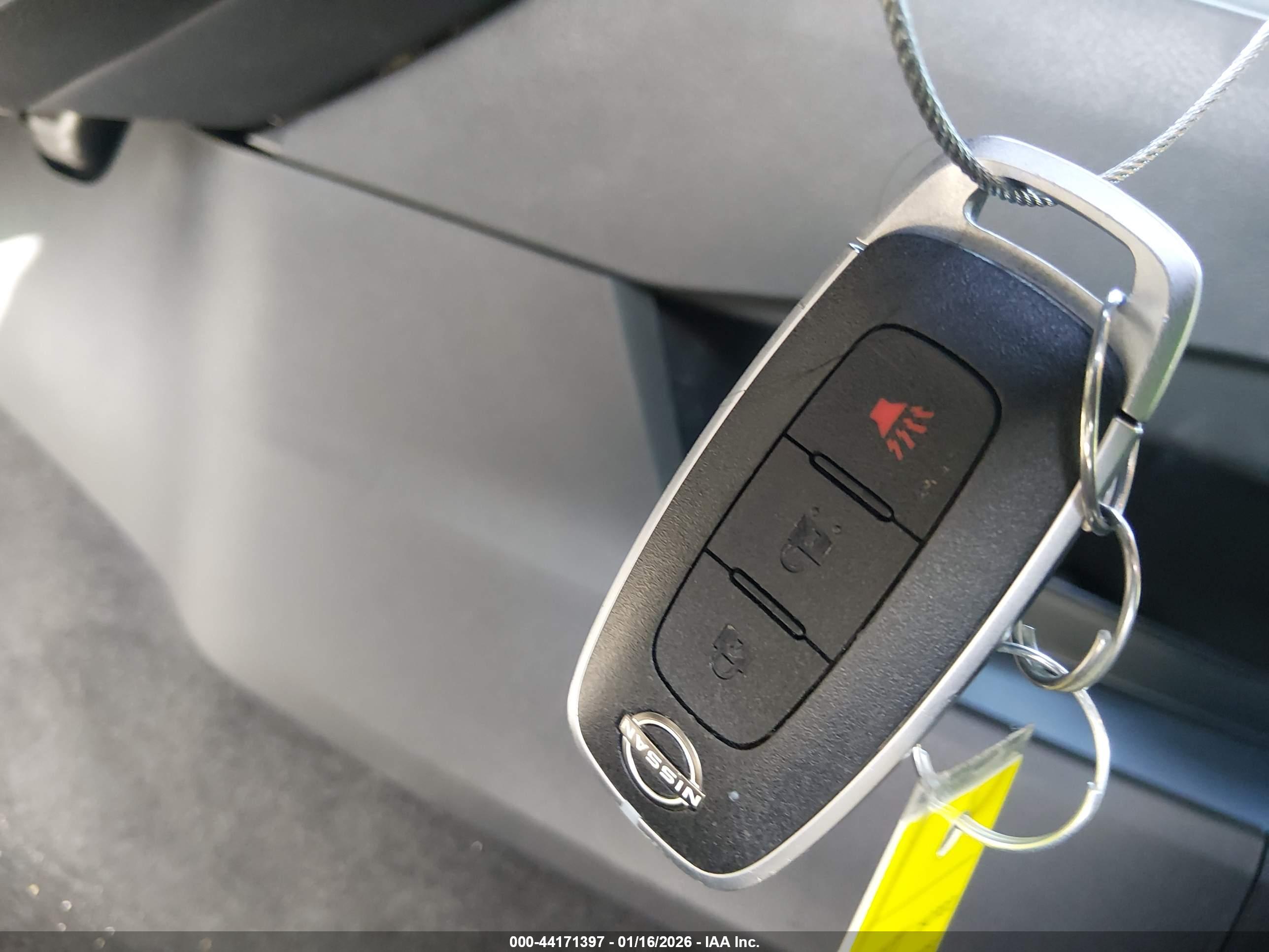 NISSAN ROGUE image 11