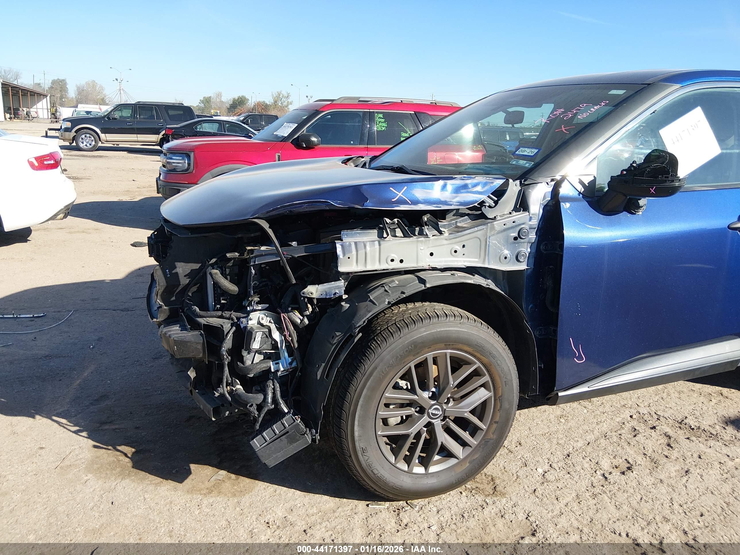 NISSAN ROGUE image 6